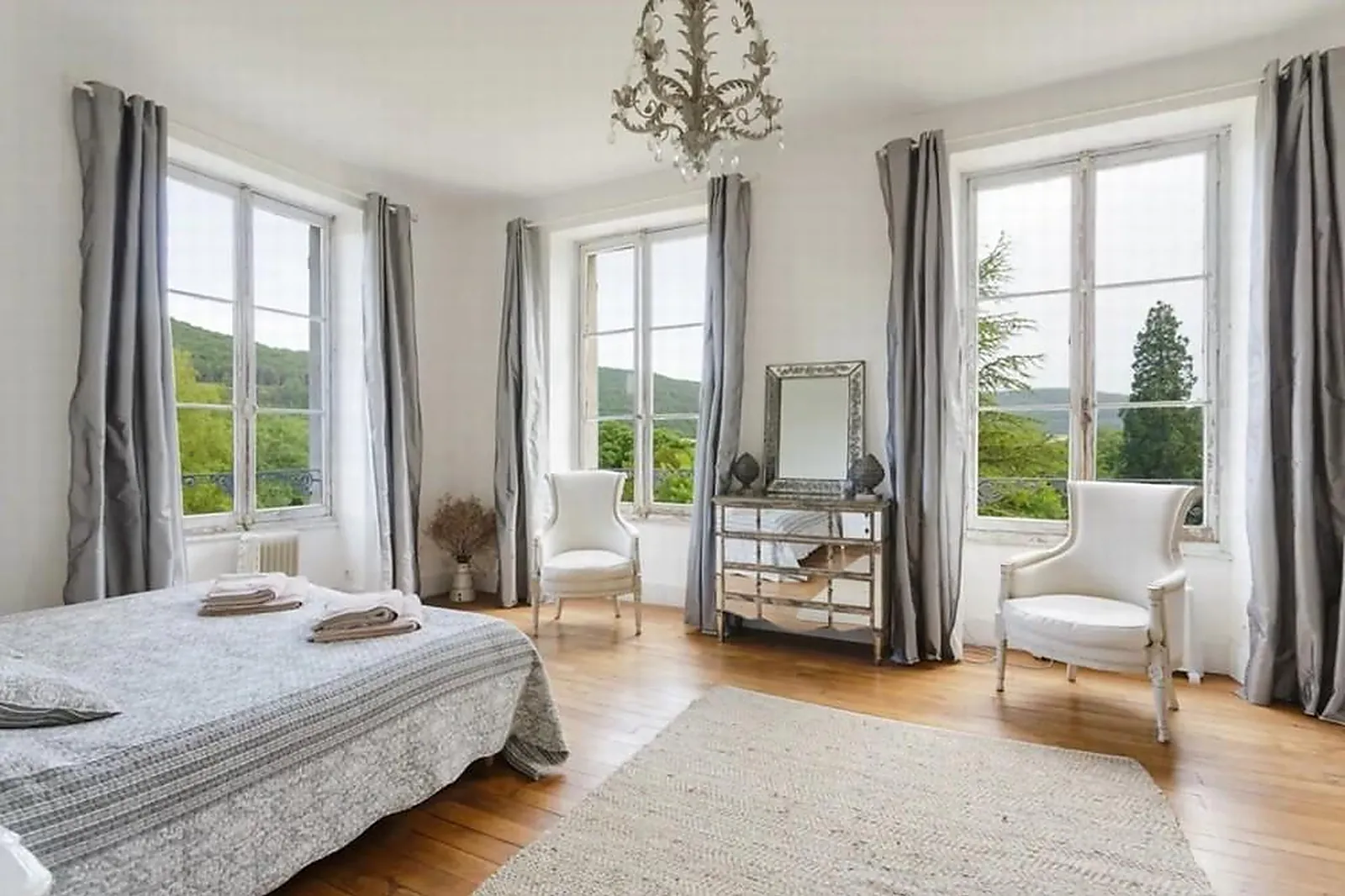 Lieux événementiels, CHÂTEAU DE BARBIREY