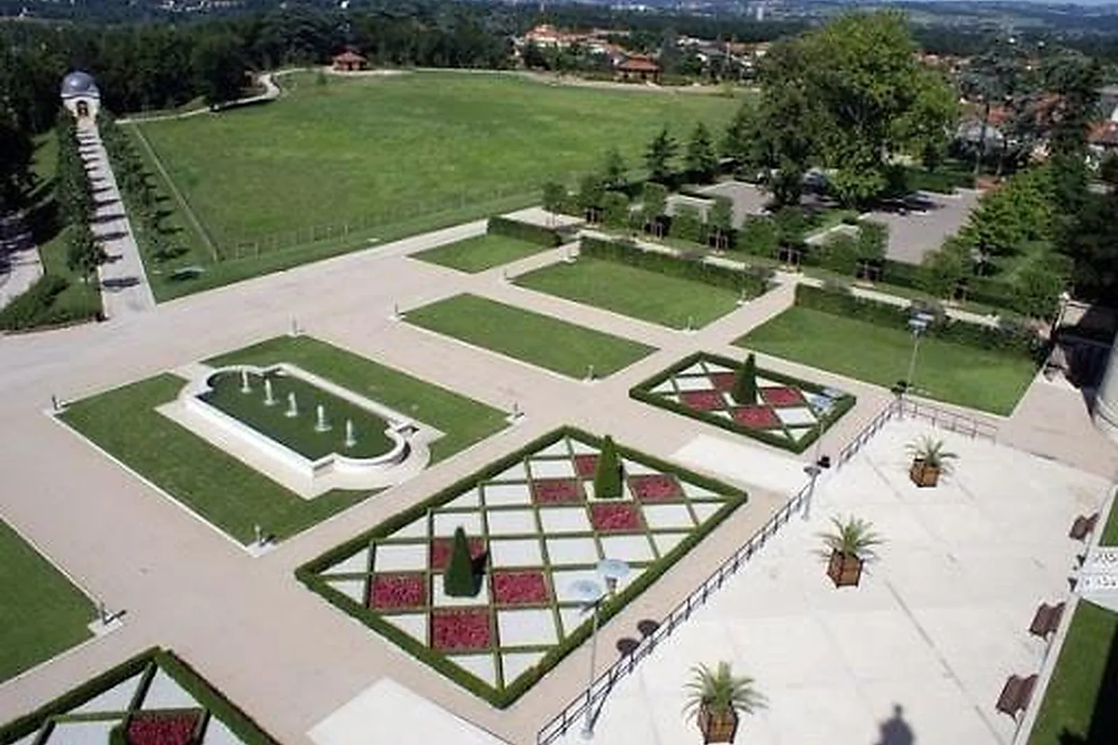 Lieux événementiels, CHÂTEAU DE BOUTHÉON
