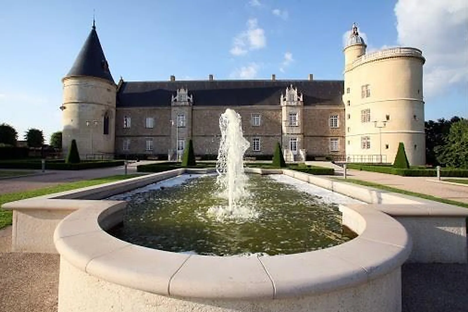Lieux événementiels, CHÂTEAU DE BOUTHÉON