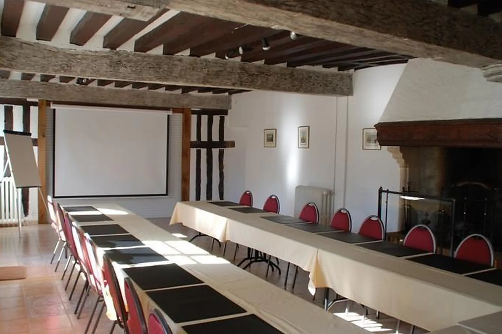 Lieux événementiels, CHÂTEAU DE CHAMPVALLINS