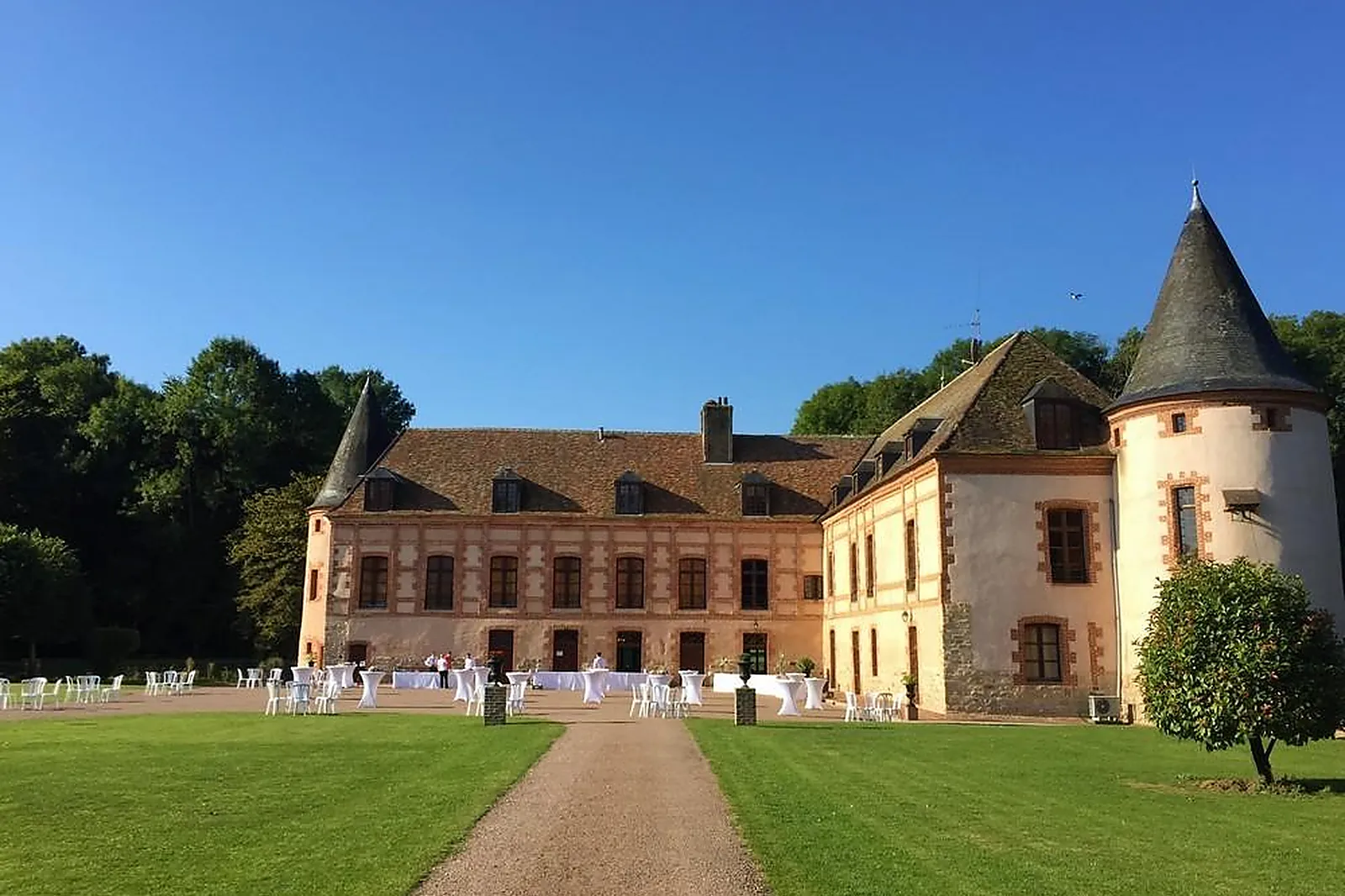 Lieux événementiels, CHÂTEAU DE CHEVILLON