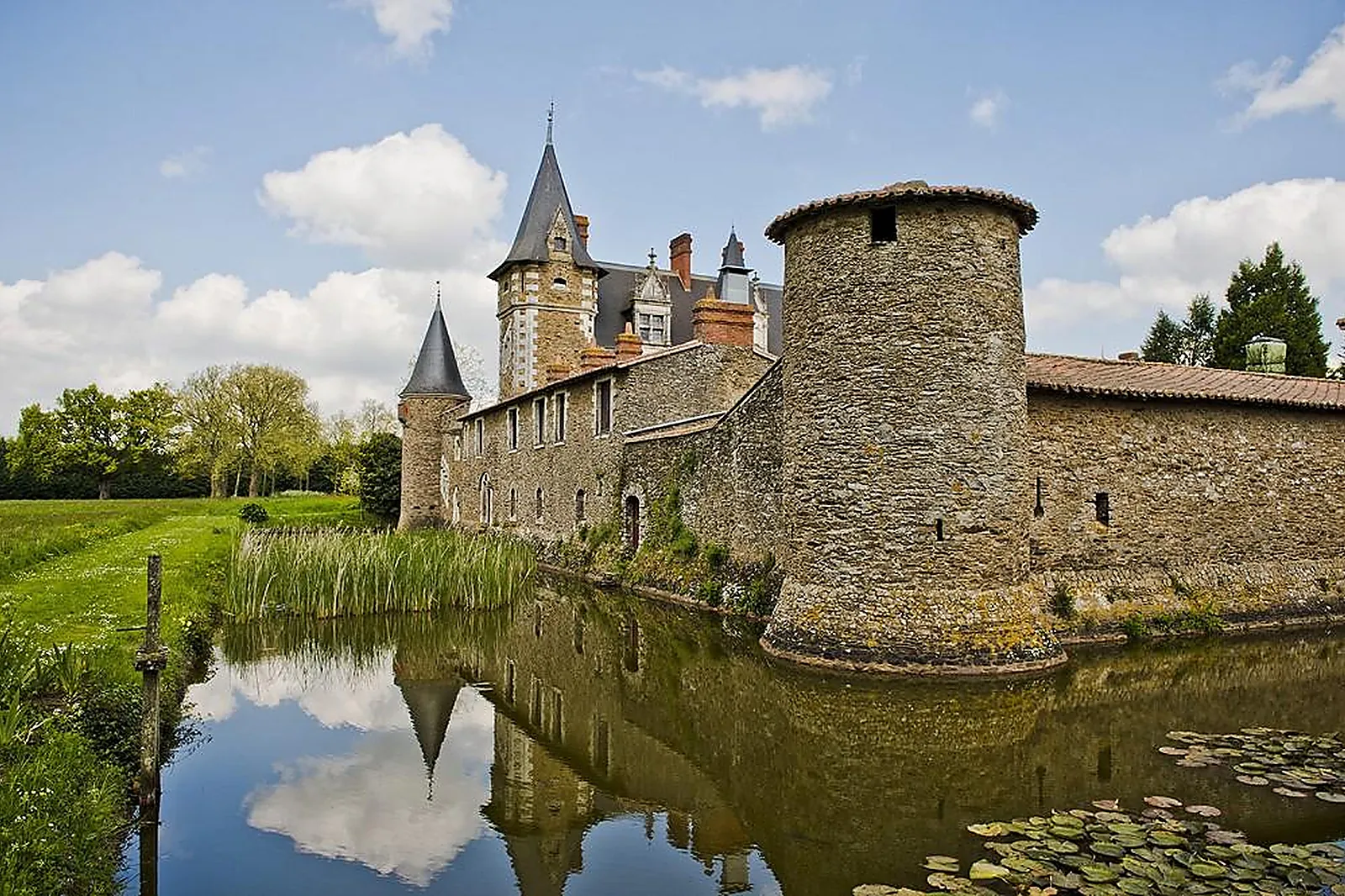 Lieux événementiels, CHÂTEAU DE COLAISSIÈRE