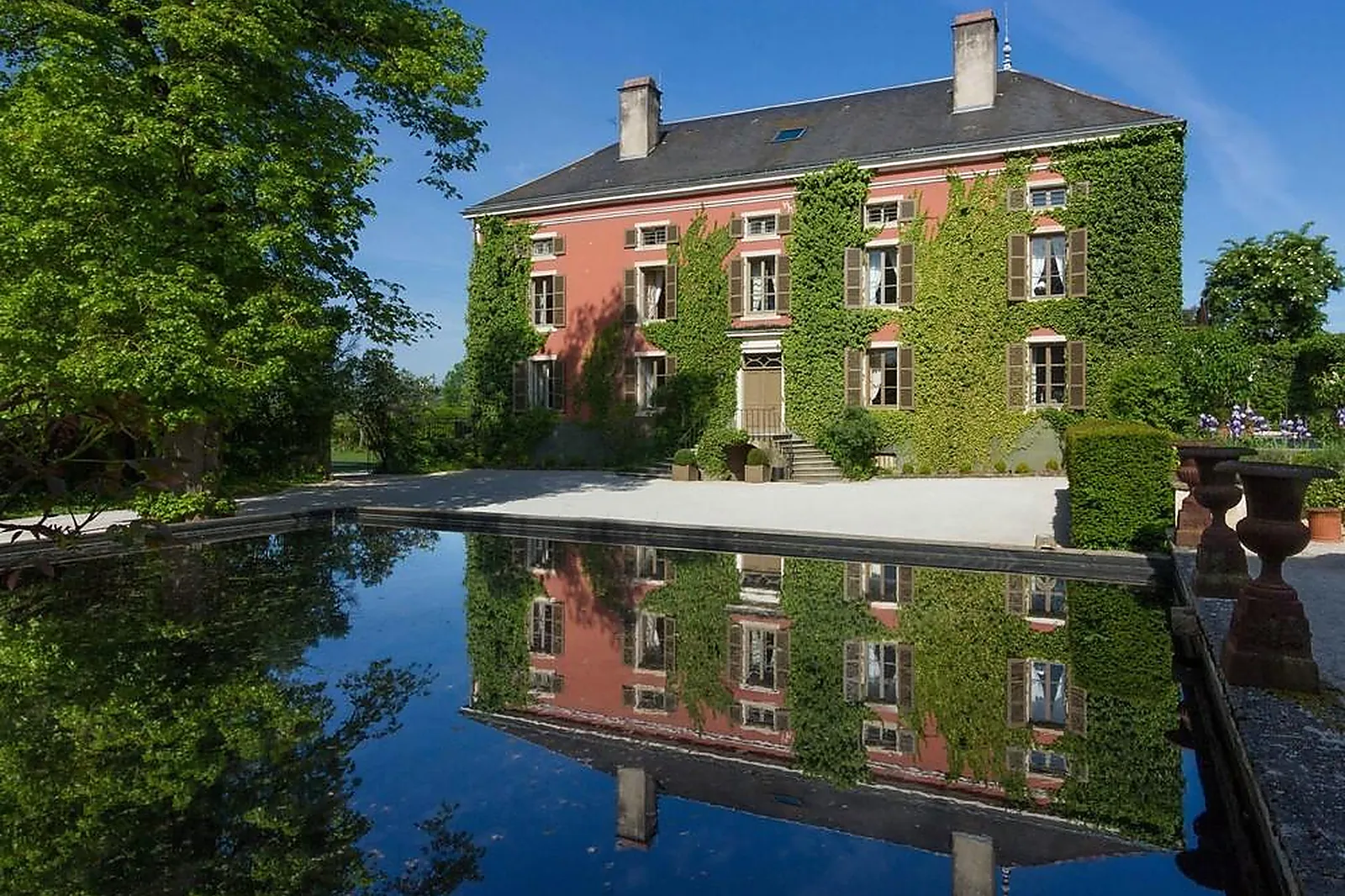 Lieux événementiels, CHATEAU DE COURBAN ET SPA