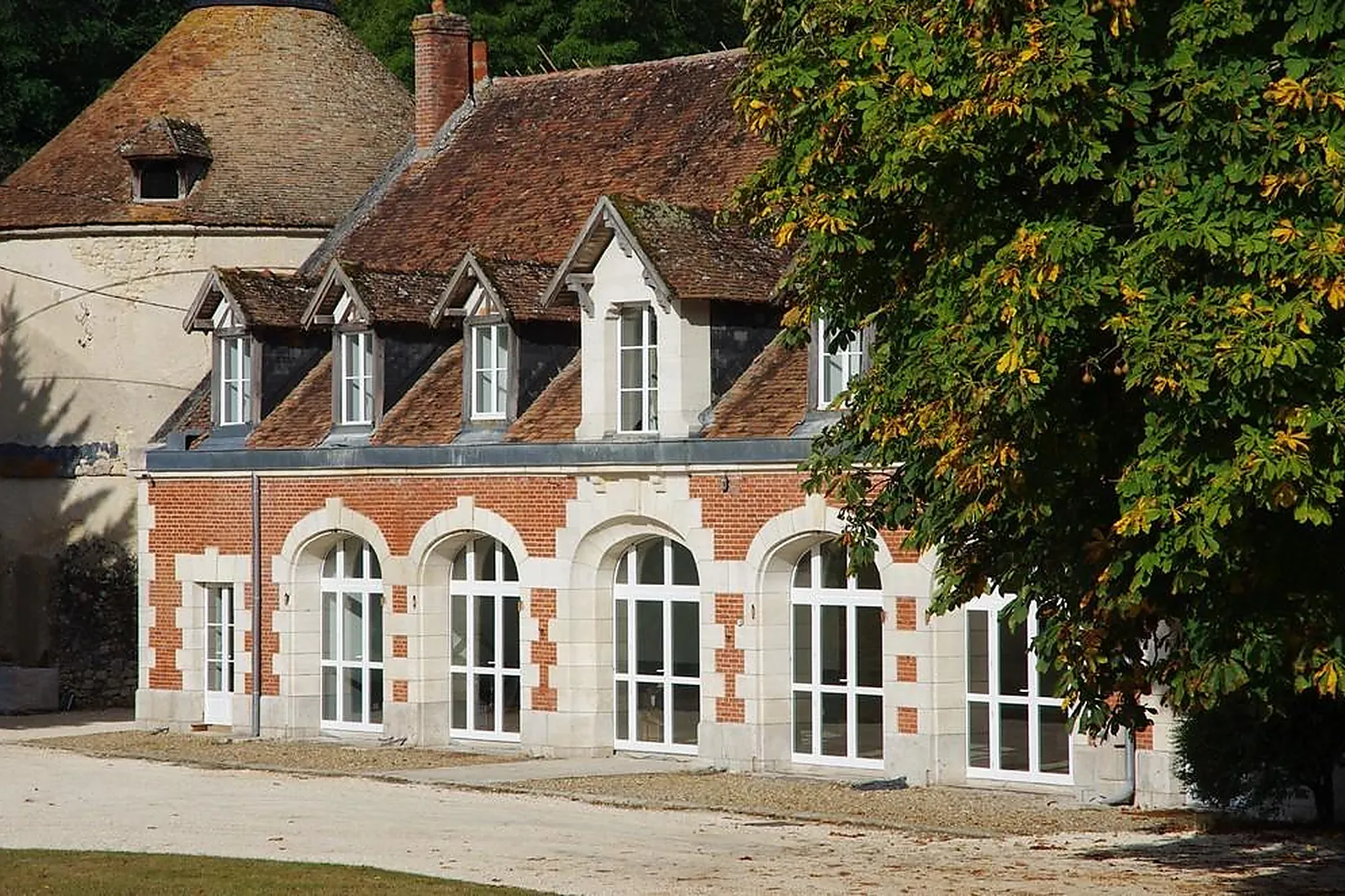 Lieux événementiels, CHÂTEAU DE COURCELLES LE ROY
