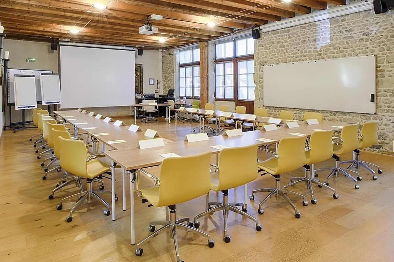 Lieux événementiels, CHÂTEAU DE FAVERGES-DE-LA-TOUR