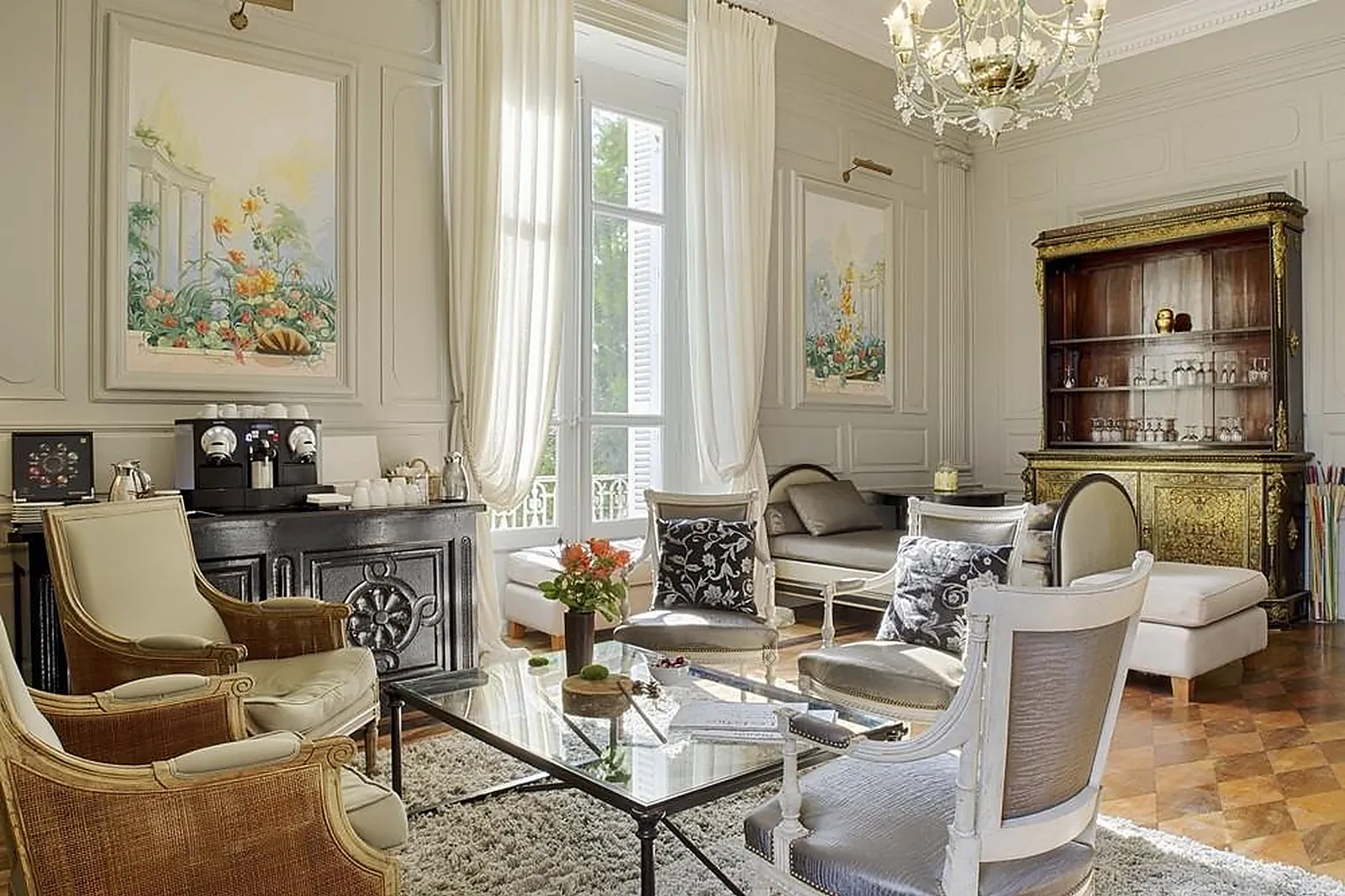 Lieux événementiels, CHÂTEAU DE FAVERGES-DE-LA-TOUR