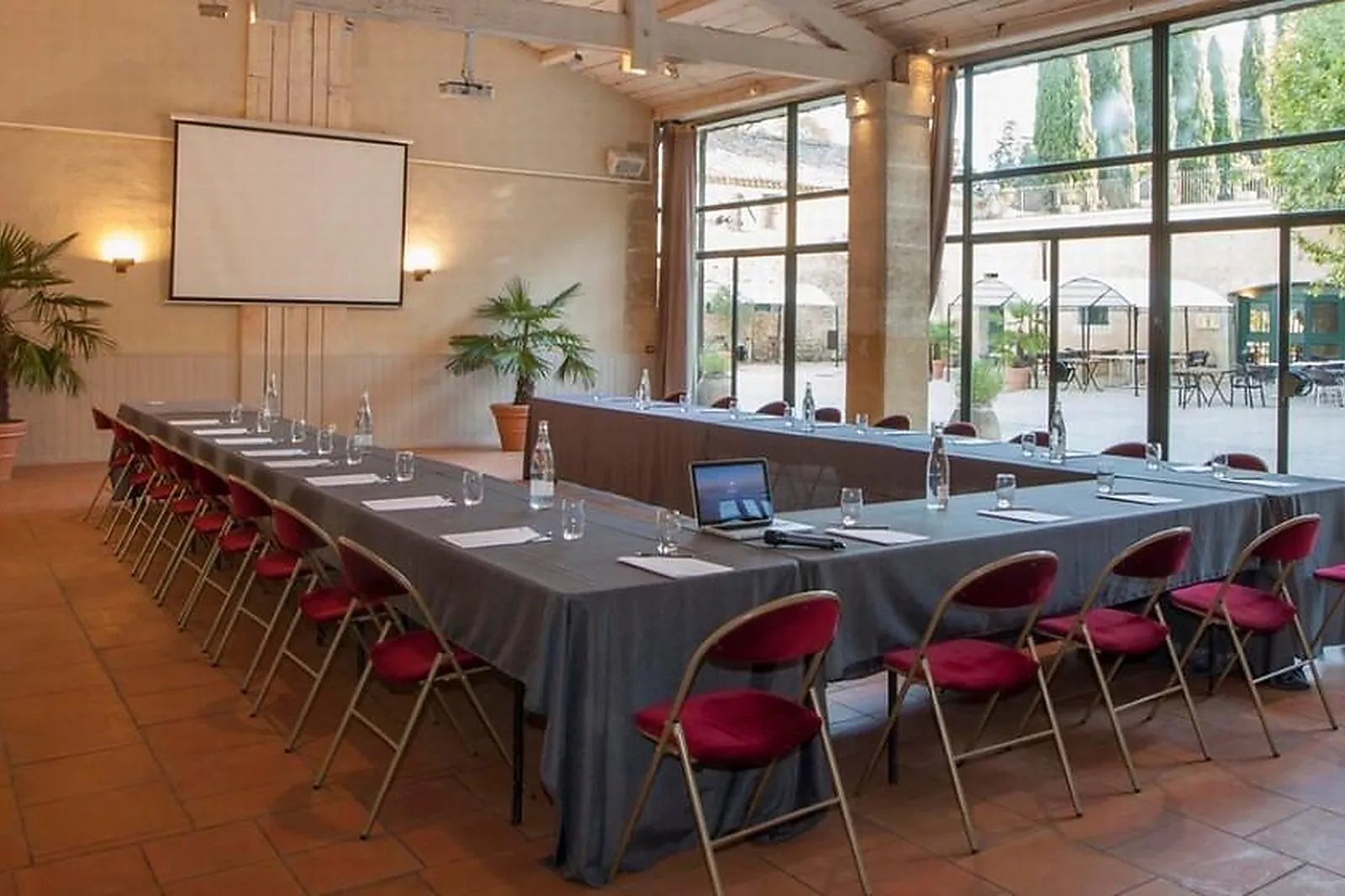 Lieux événementiels, CHÂTEAU DE FLAUGERGUES