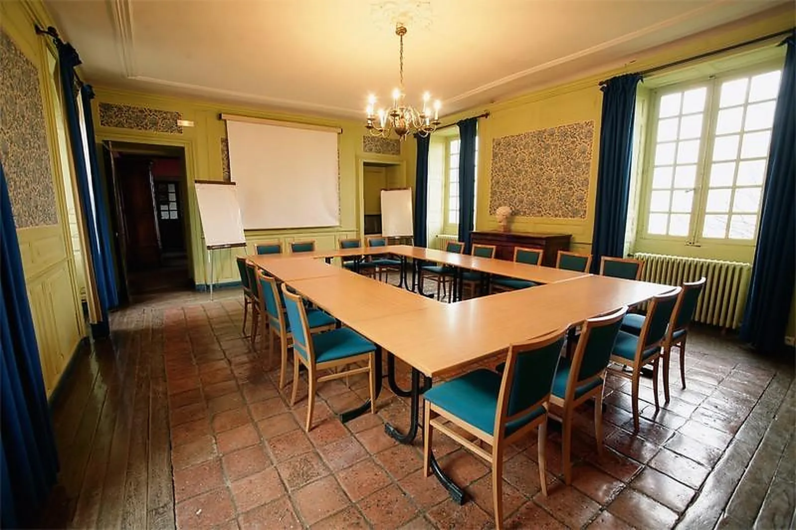 Lieux événementiels, CHÂTEAU DE GOUTELAS