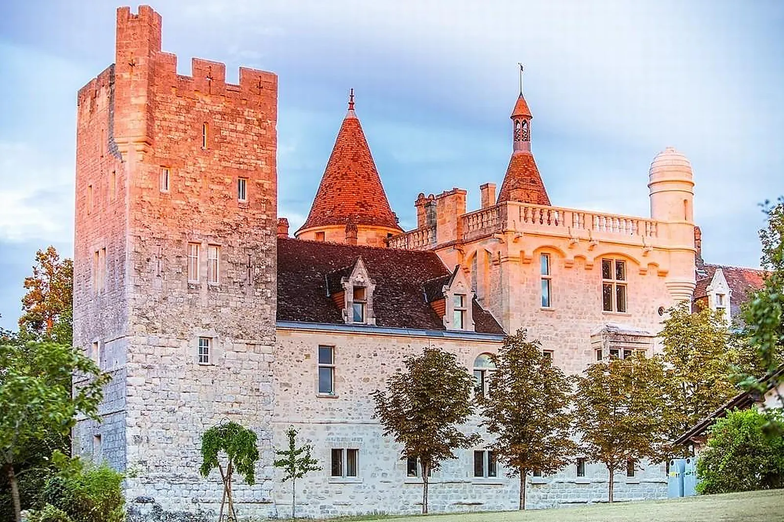 Lieux événementiels, CHÂTEAU DE GRIGNOLS - DOMAINE DE LA DAME BLANCHE