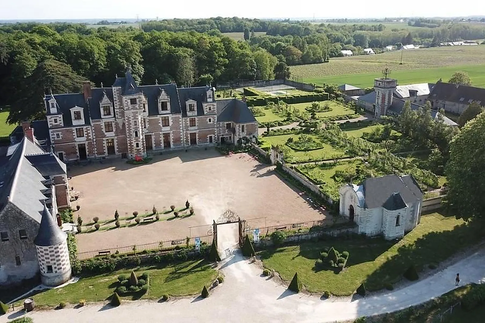 Lieux événementiels, CHATEAU DE JALLANGES