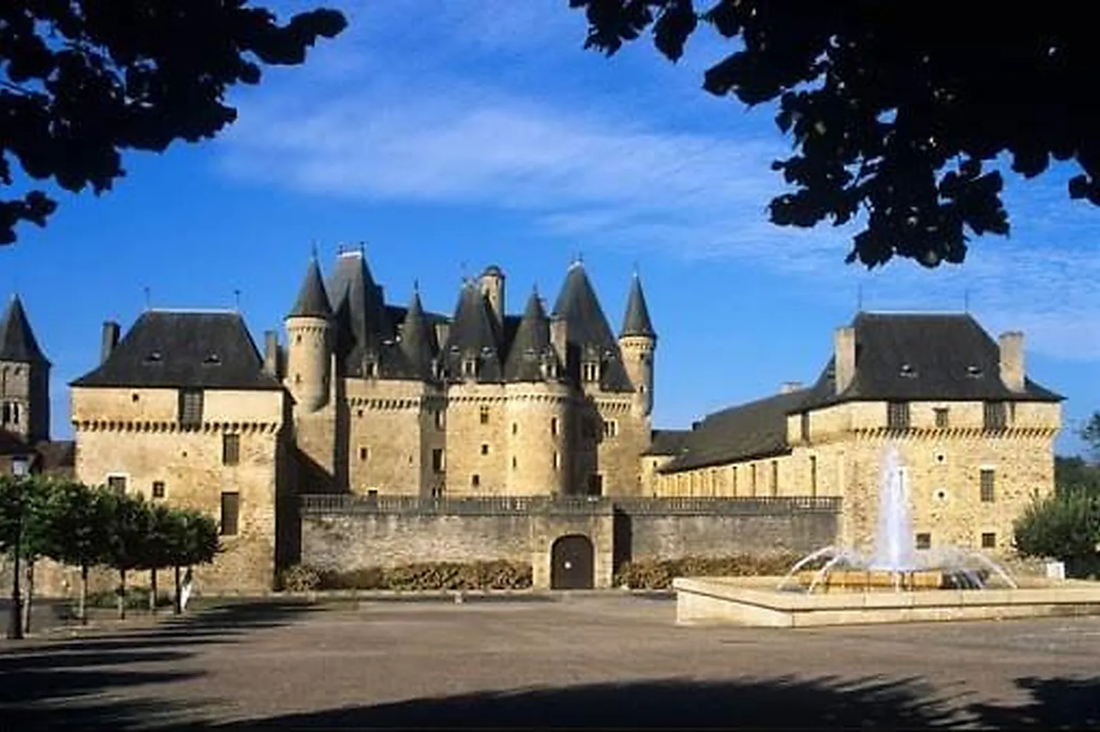 Lieux événementiels, CHÂTEAU DE JUMILHAC