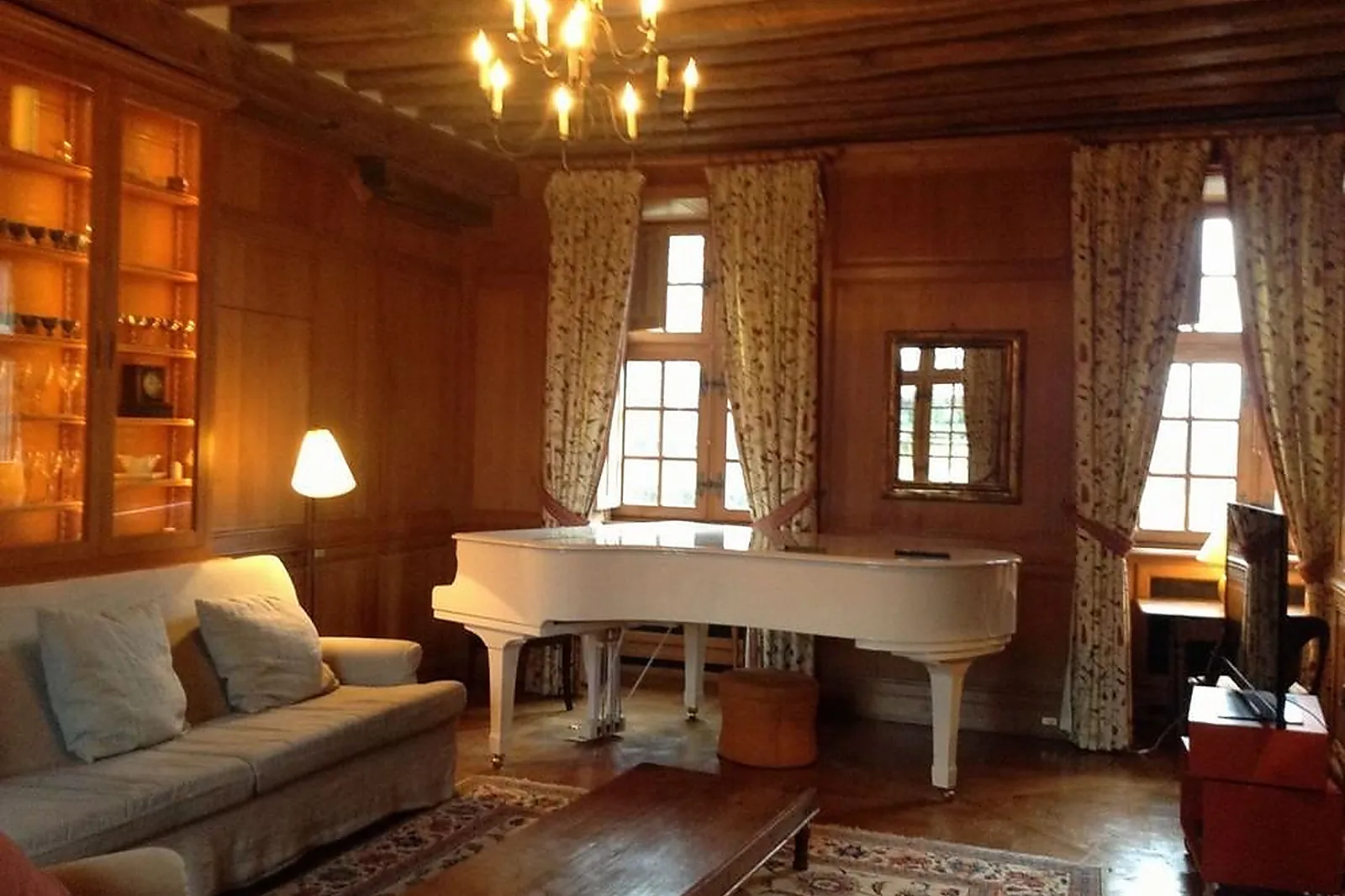 Lieux événementiels, CHÂTEAU DE LA COUR SENLISSE