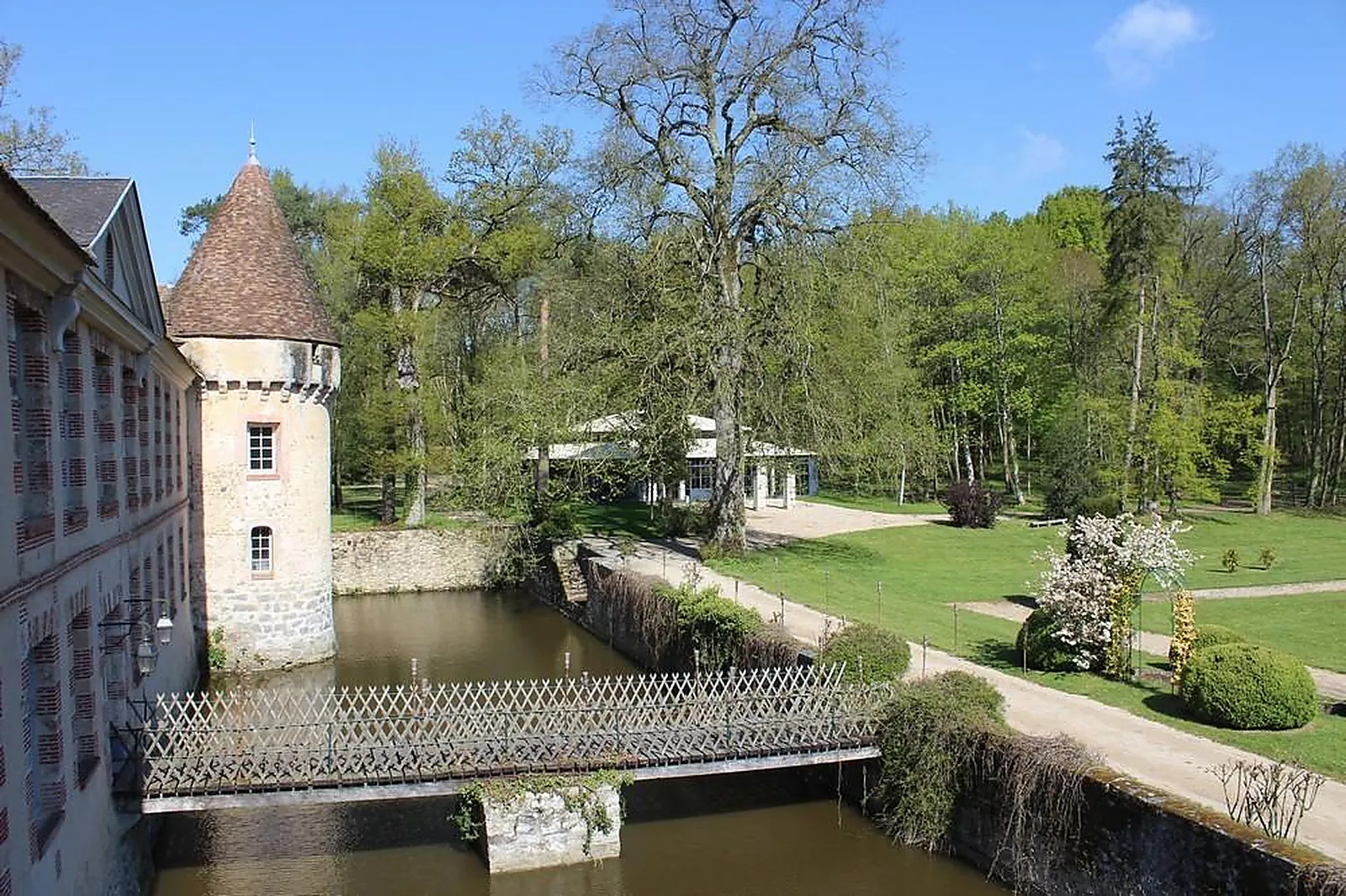 Lieux événementiels, CHÂTEAU DE LA COUR SENLISSE