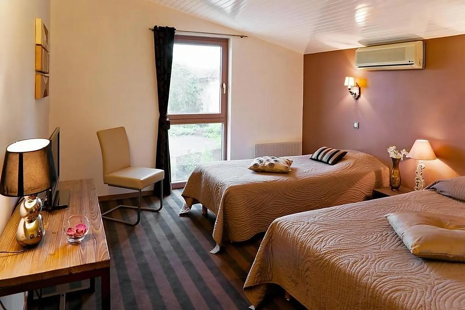 Lieux événementiels, CHÂTEAU DE LA TOUR