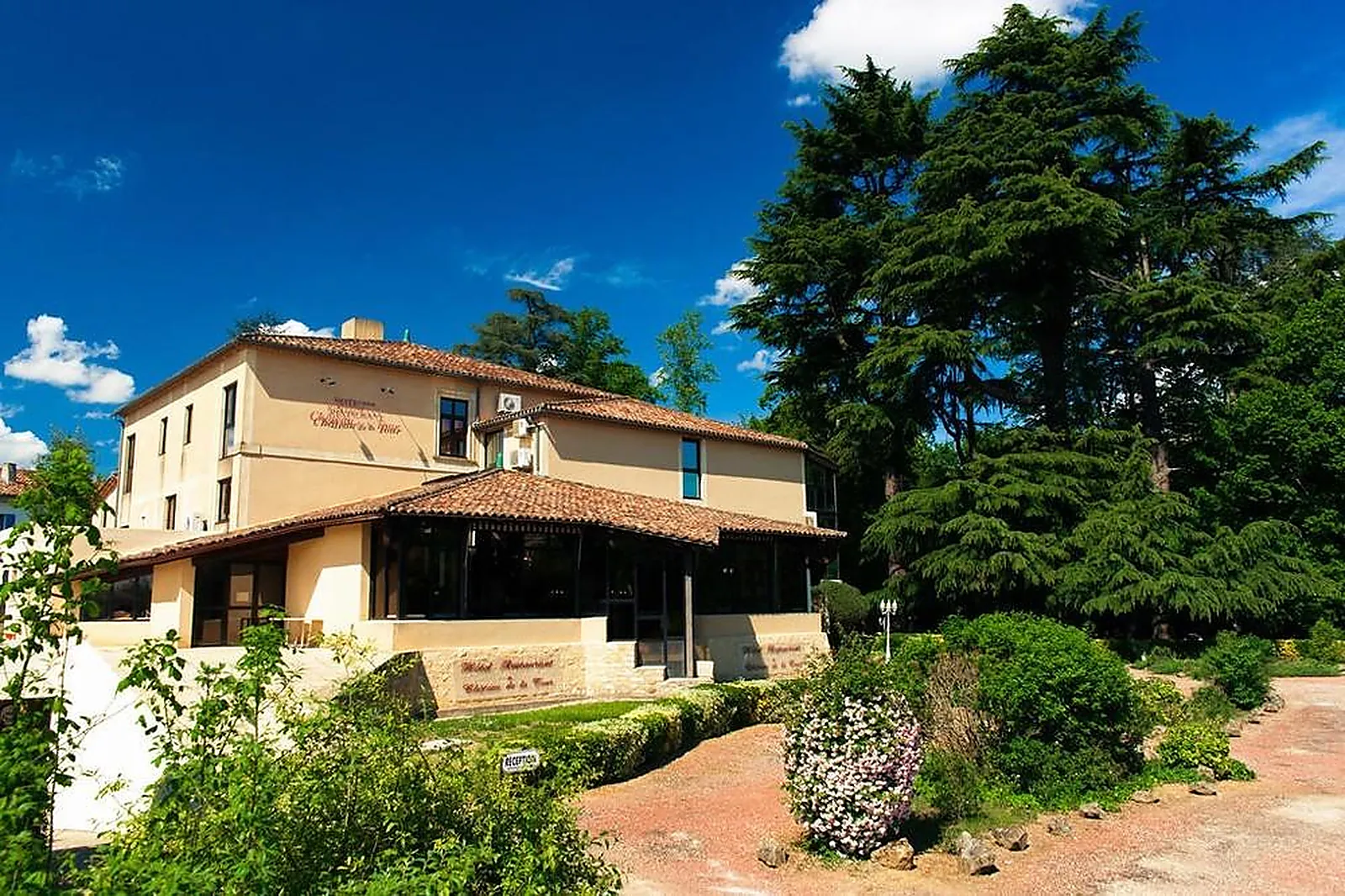 Lieux événementiels, CHÂTEAU DE LA TOUR