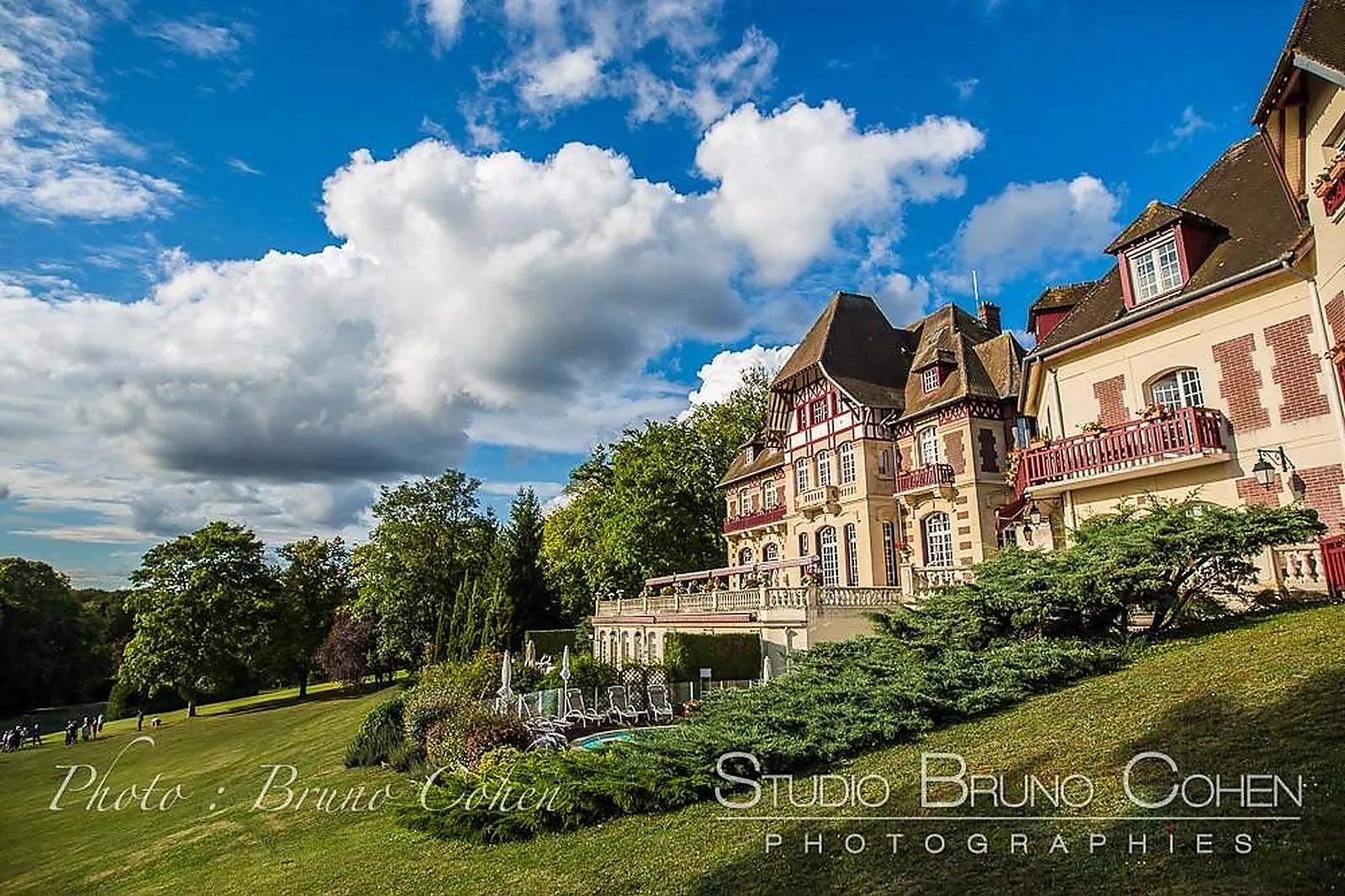 Lieux événementiels, CHATEAU DE LA TOUR GOUVIEUX