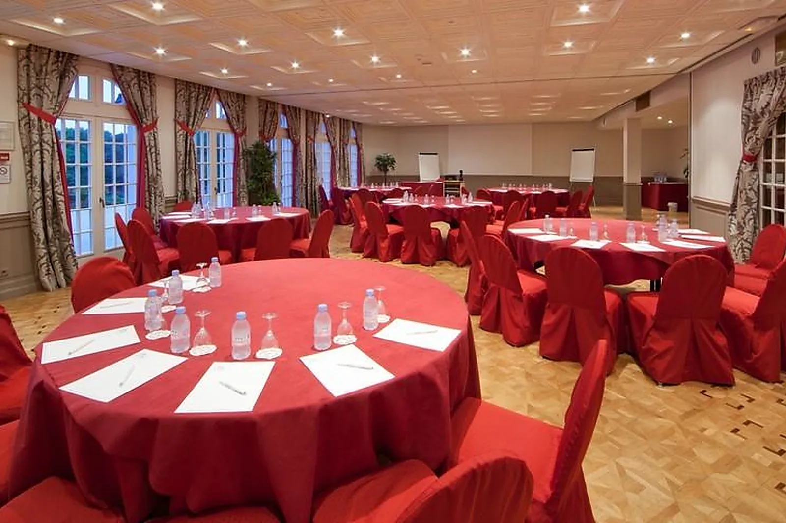 Lieux événementiels, CHATEAU DE LA TOUR GOUVIEUX