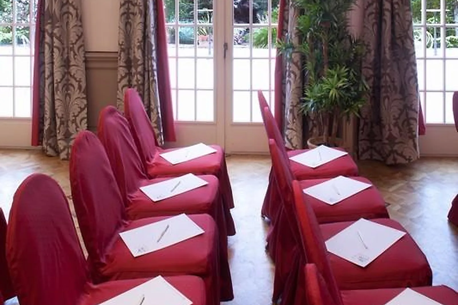 Lieux événementiels, CHATEAU DE LA TOUR GOUVIEUX