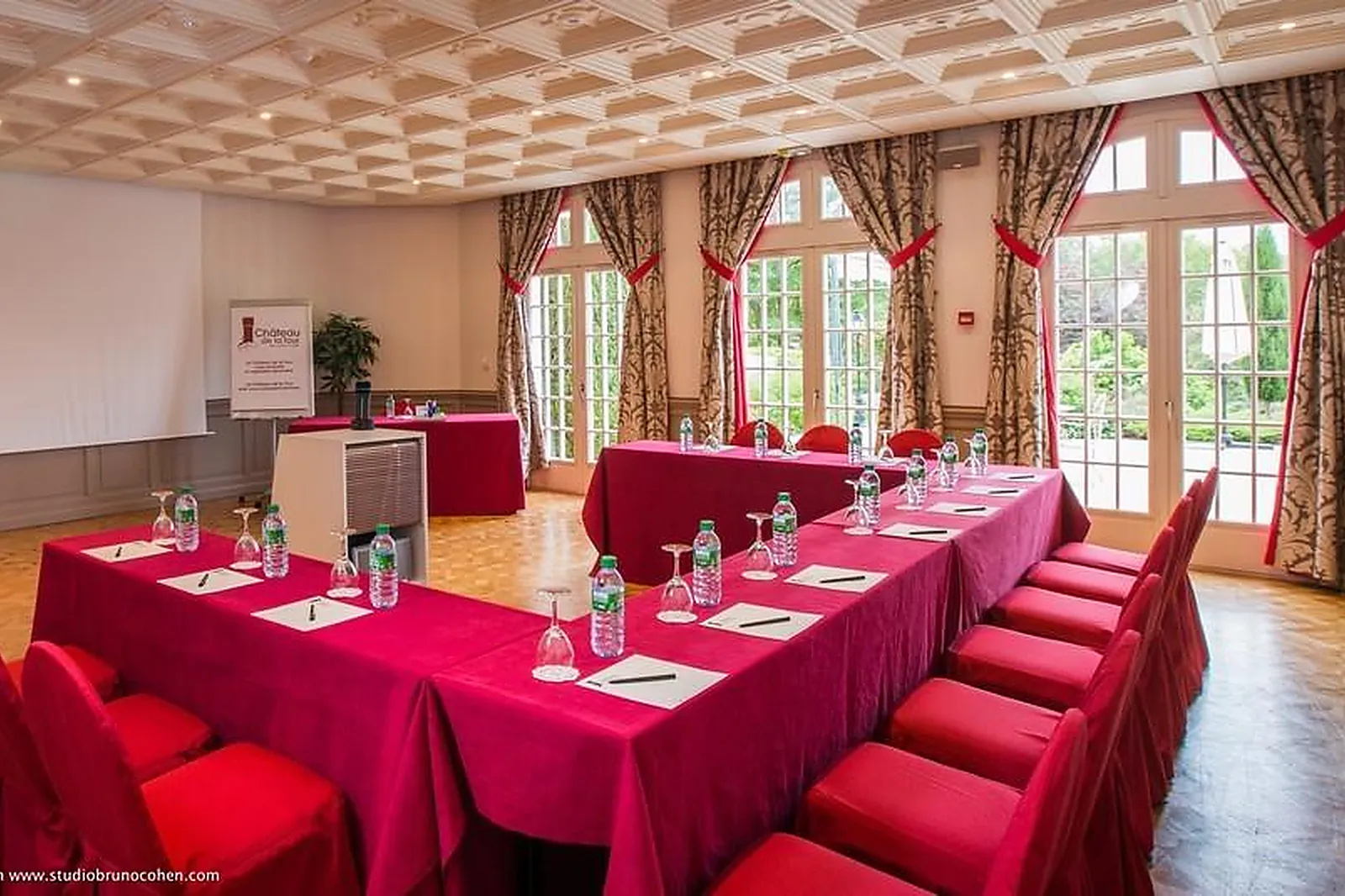 Lieux événementiels, CHATEAU DE LA TOUR GOUVIEUX