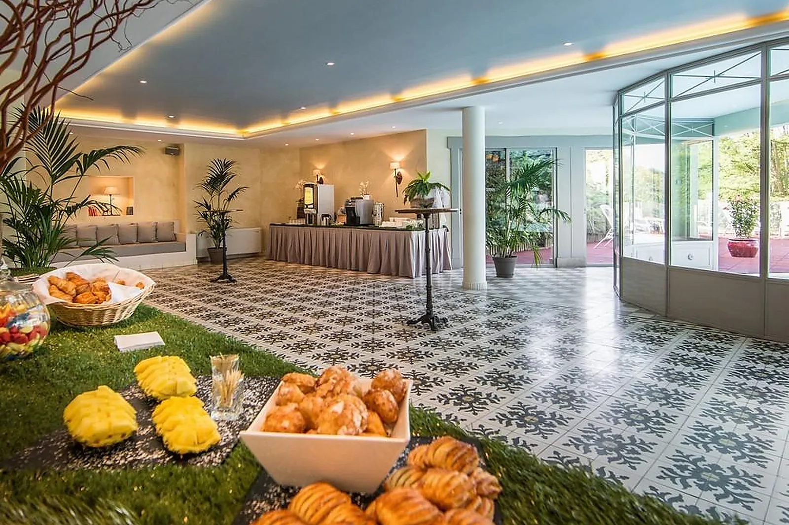 Lieux événementiels, CHATEAU DE LA TOUR GOUVIEUX