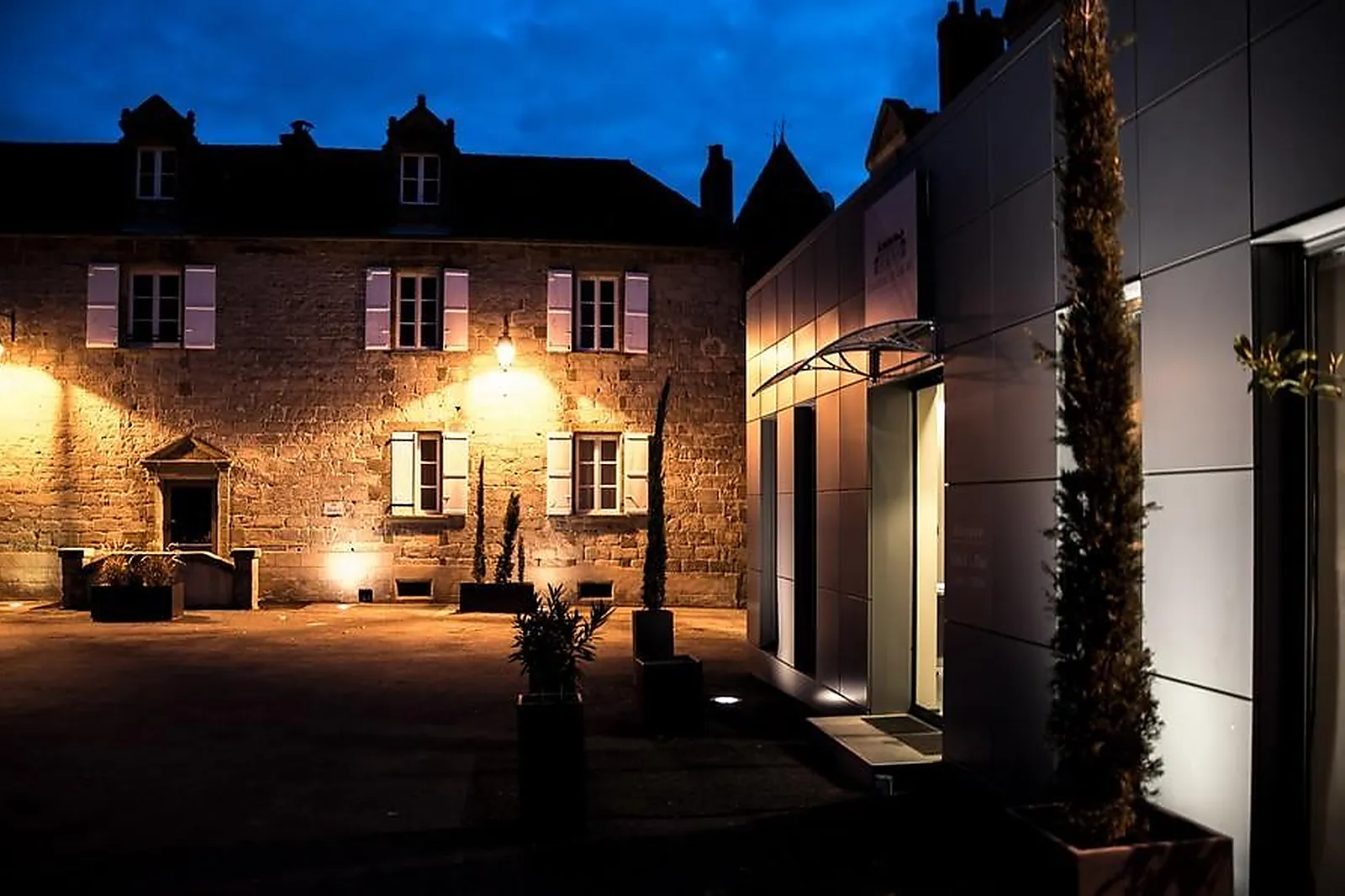 Lieux événementiels, CHÂTEAU DE LACAN