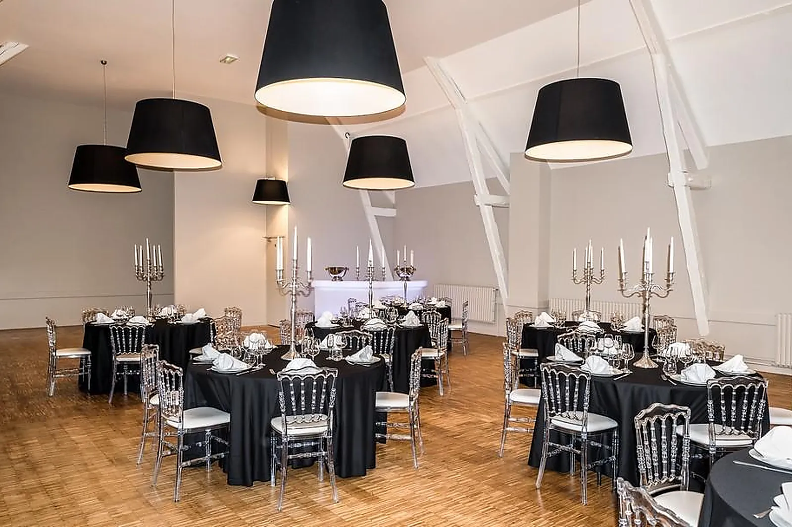 Lieux événementiels, CHÂTEAU DE LACAN