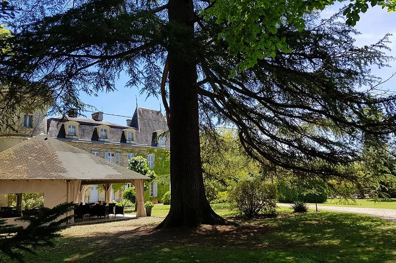 Lieux événementiels, CHÂTEAU DE LALANDE