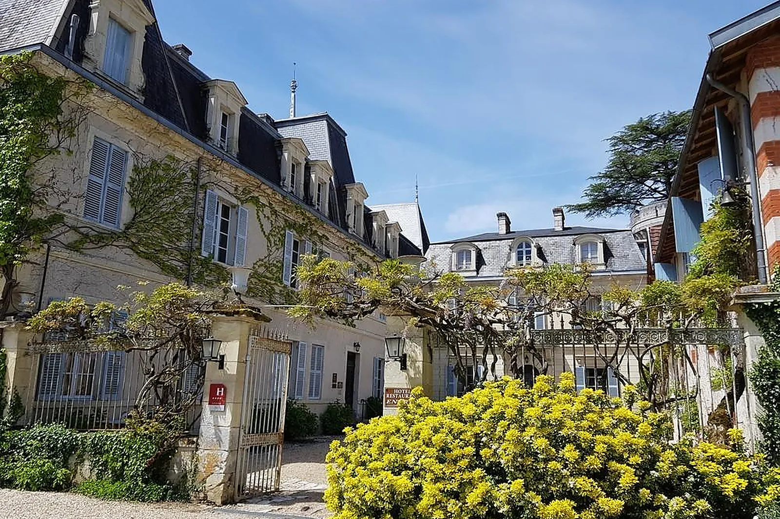 Lieux événementiels, CHÂTEAU DE LALANDE