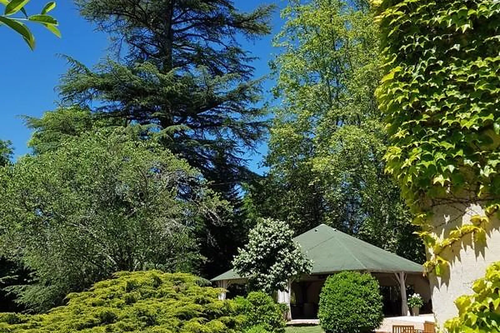 Lieux événementiels, CHÂTEAU DE LALANDE