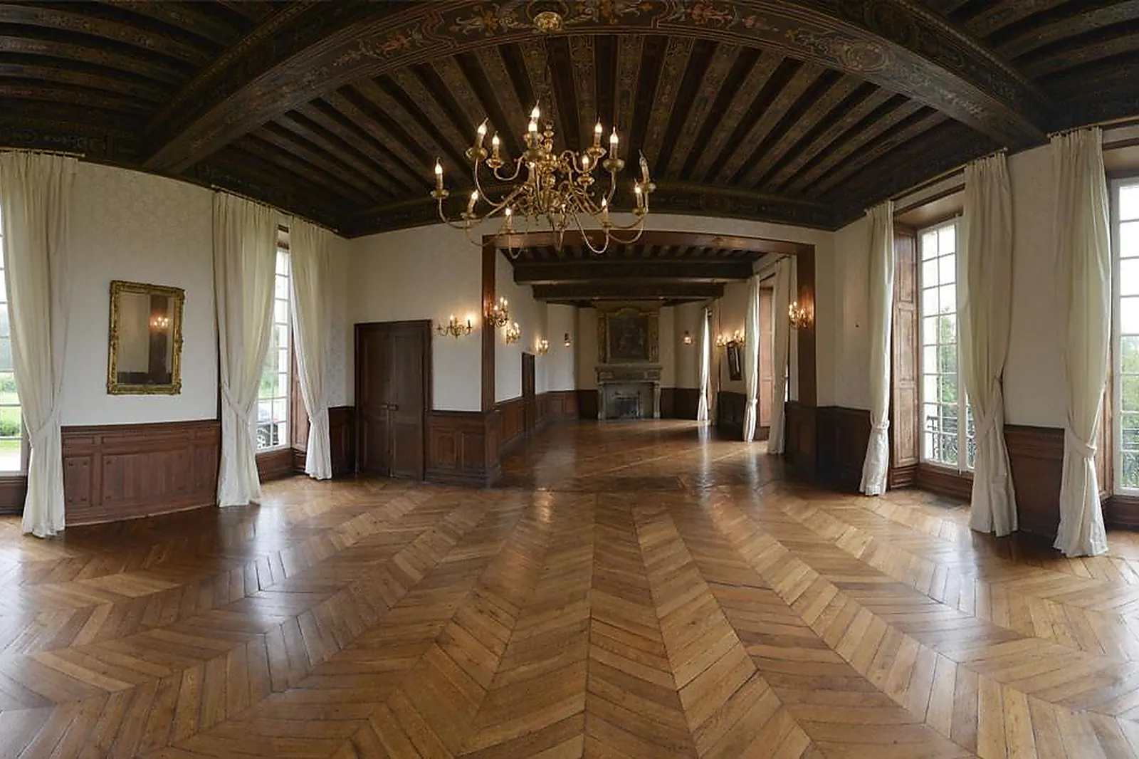 Lieux événementiels, CHÂTEAU DE LESIGNY