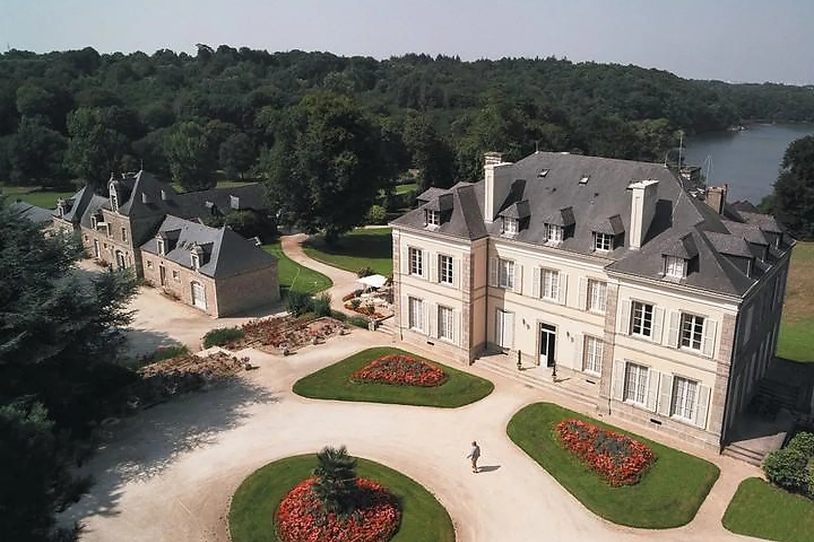 Lieux événementiels, CHÂTEAU DE LOCGUÉNOLÉ