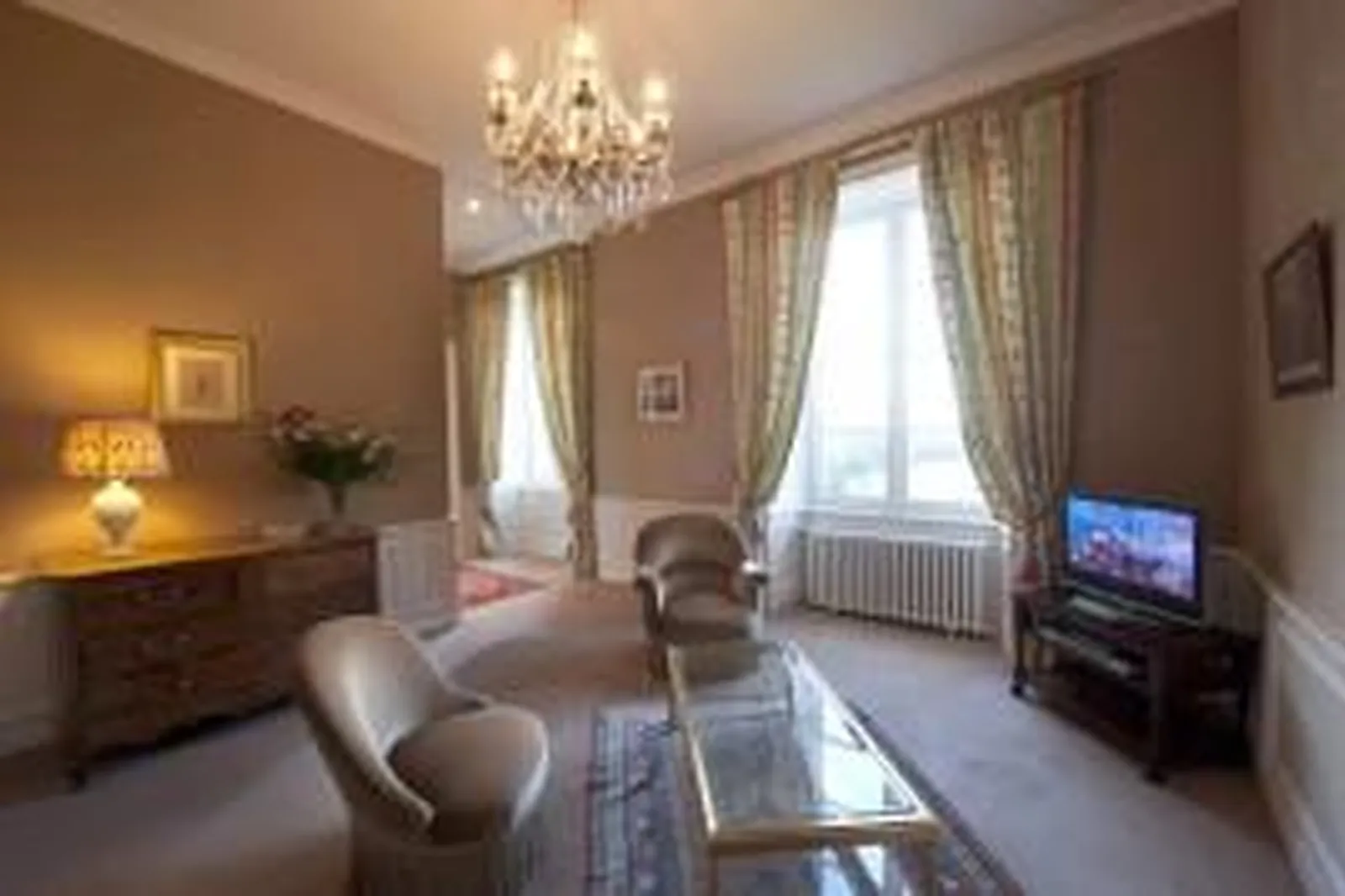 Lieux événementiels, CHÂTEAU DE LOCGUÉNOLÉ