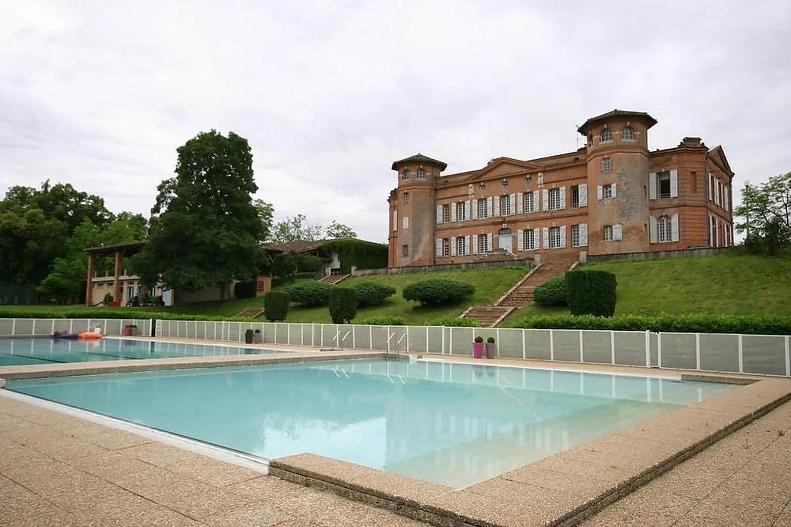 Lieux événementiels, CHÂTEAU DE LOUBÉJAC