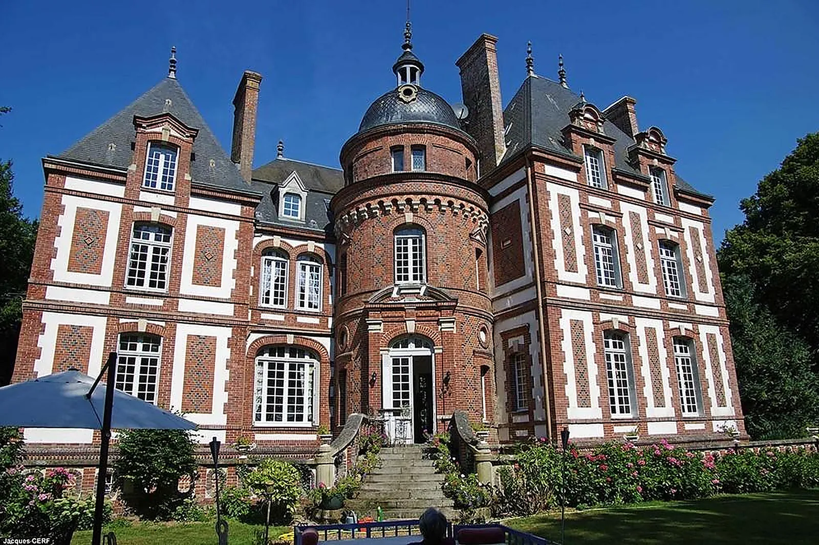 Lieux événementiels, CHÂTEAU DE LUZIGNEUL