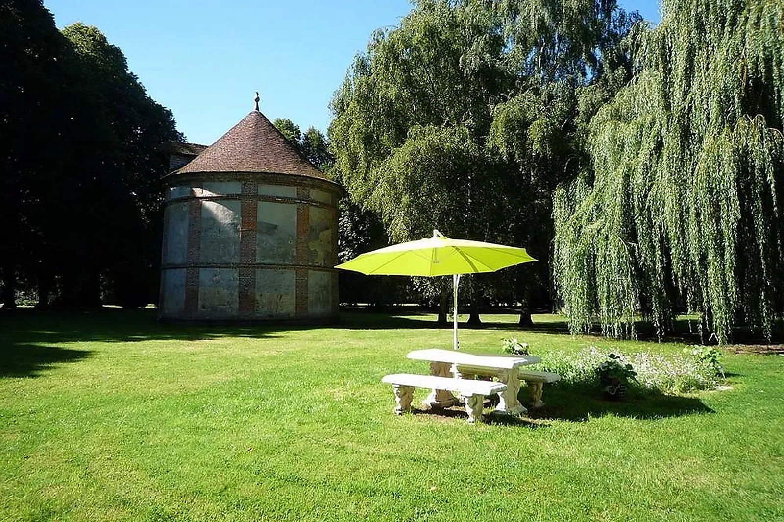 Lieux événementiels, CHÂTEAU DE LUZIGNEUL