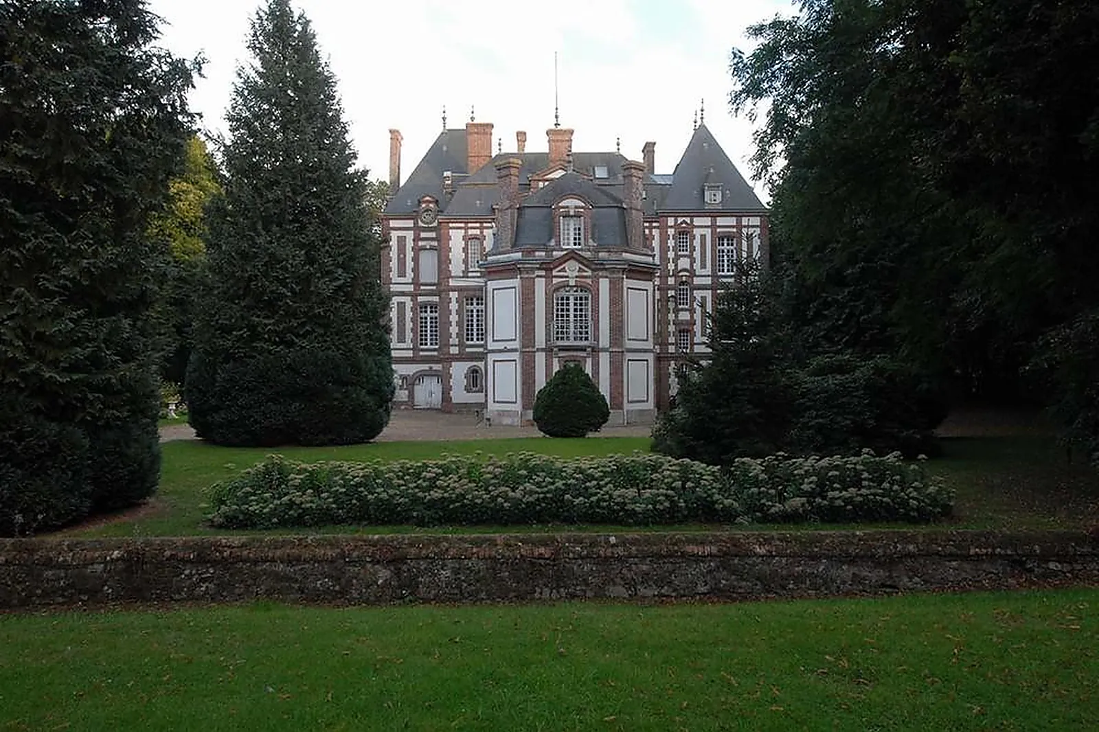 Lieux événementiels, CHÂTEAU DE LUZIGNEUL
