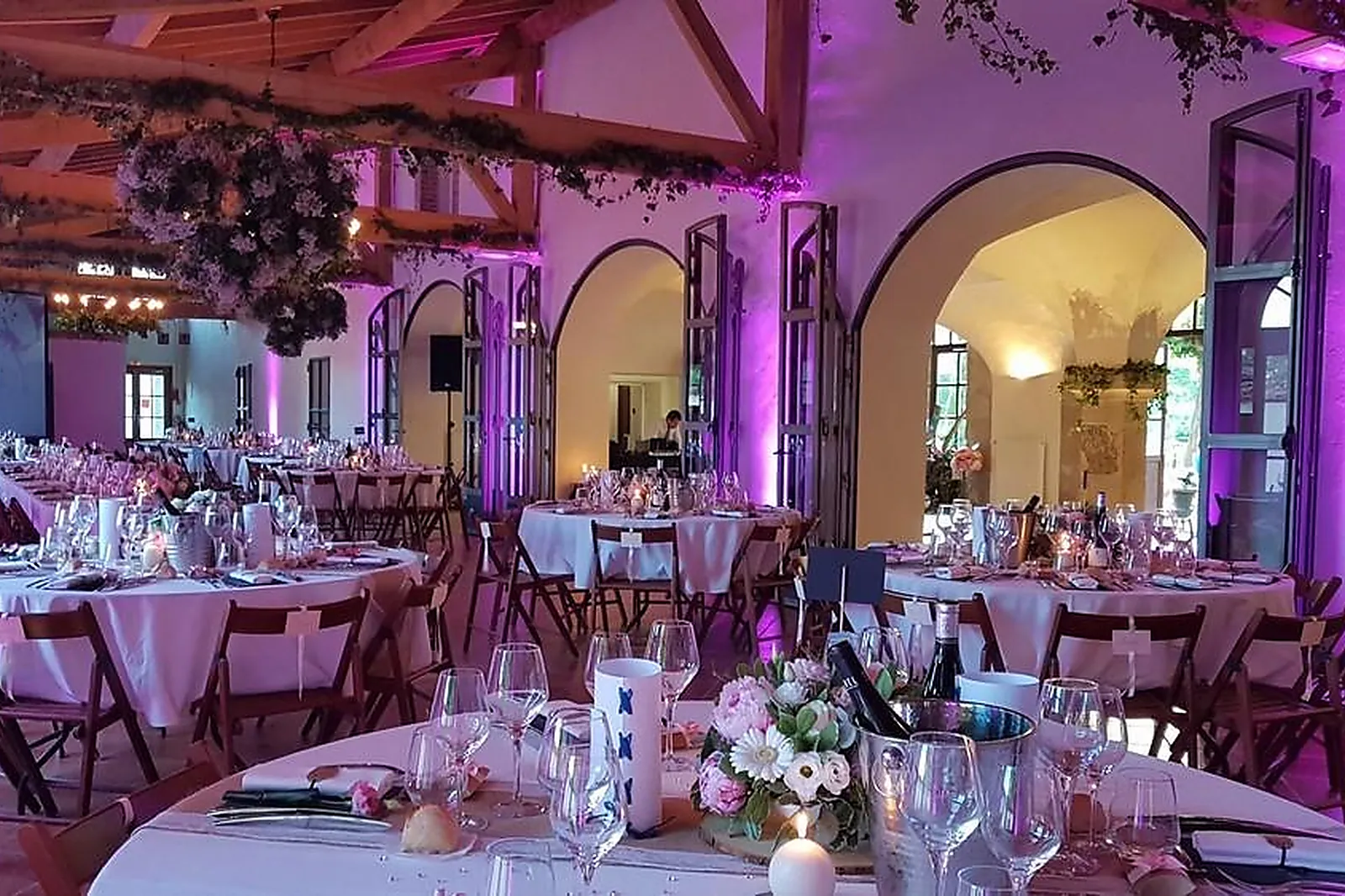 Lieux événementiels, CHÂTEAU DE MAGNEUX