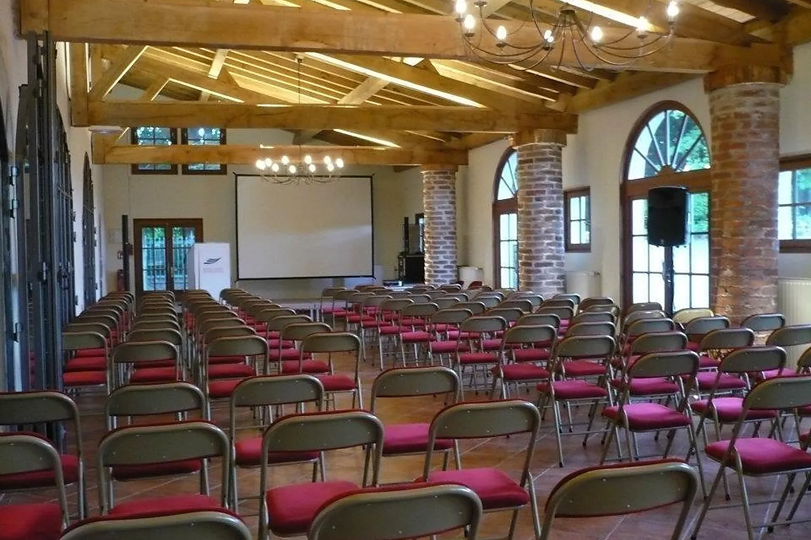 Lieux événementiels, CHÂTEAU DE MAGNEUX