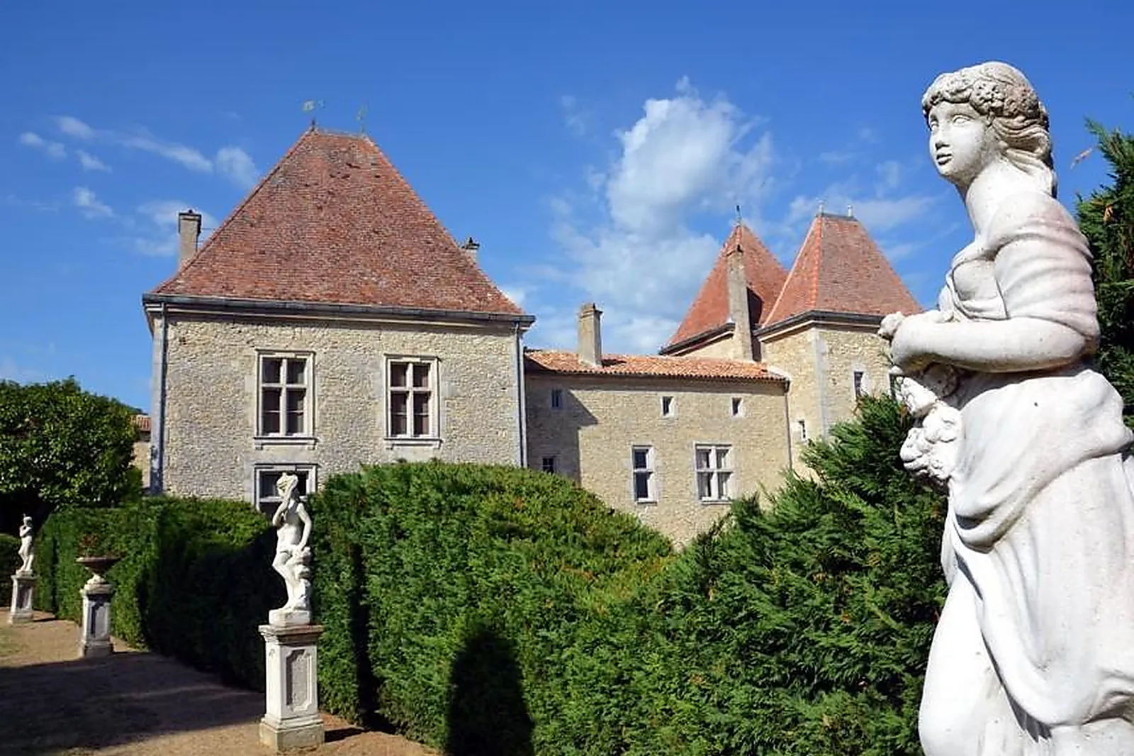 Lieux événementiels, CHÂTEAU DE MALVIRADE