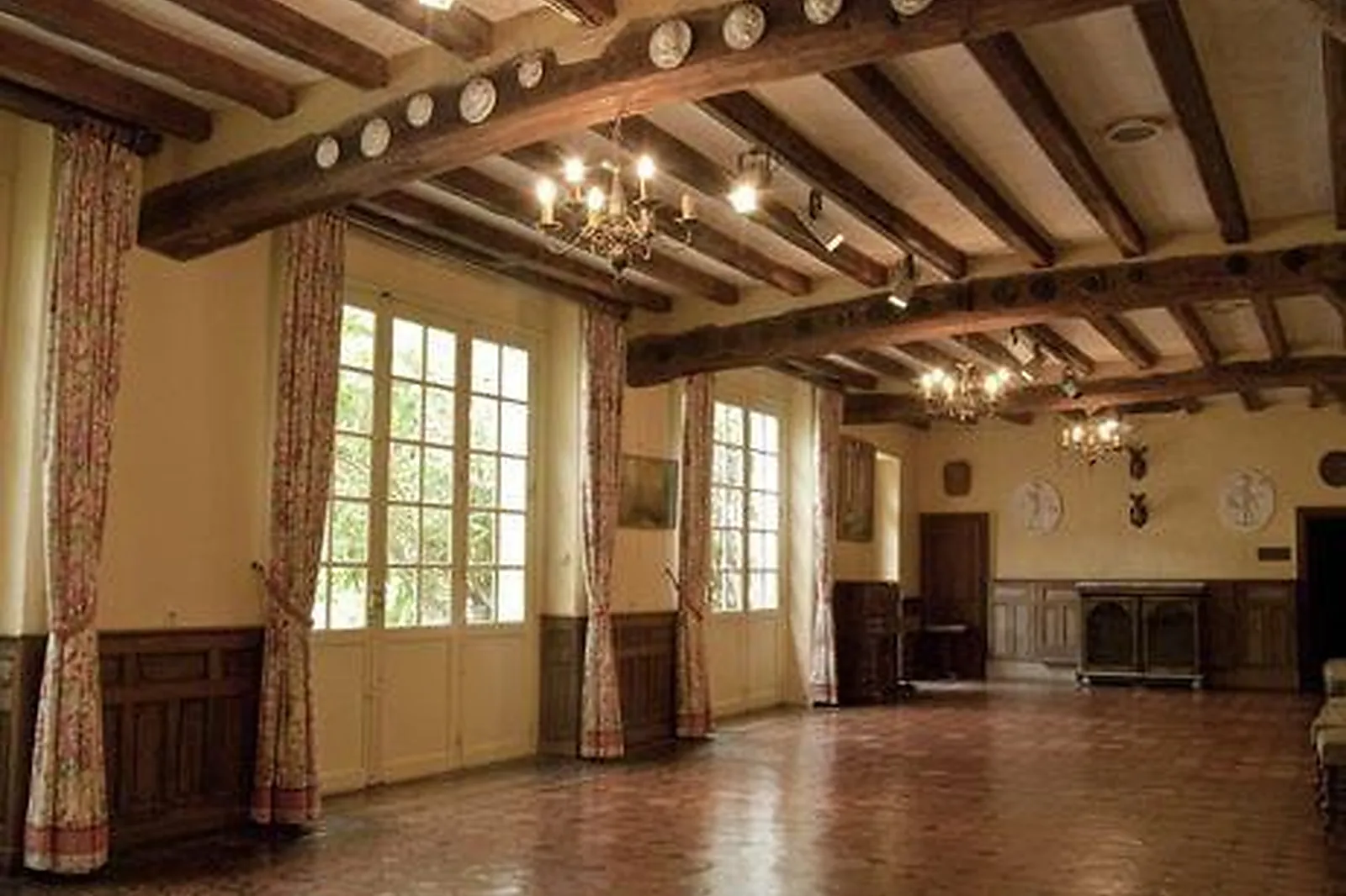 Lieux événementiels, CHÂTEAU DE MAUVIÈRES