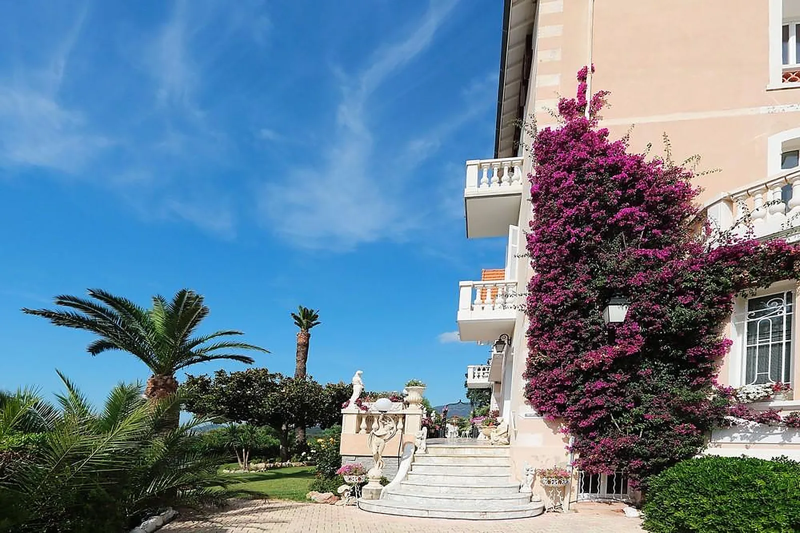 Lieux événementiels, CHÂTEAU DE MEÏ-LÉSÉ