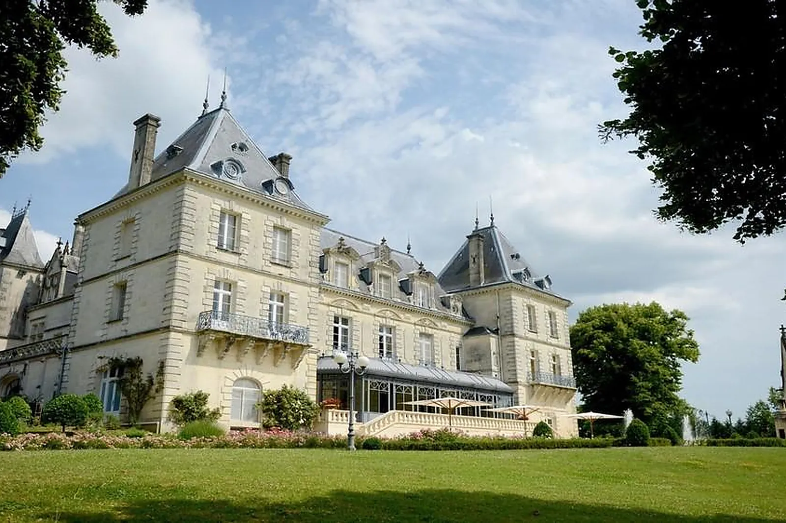 Lieux événementiels, CHÂTEAU DE MIRAMBEAU