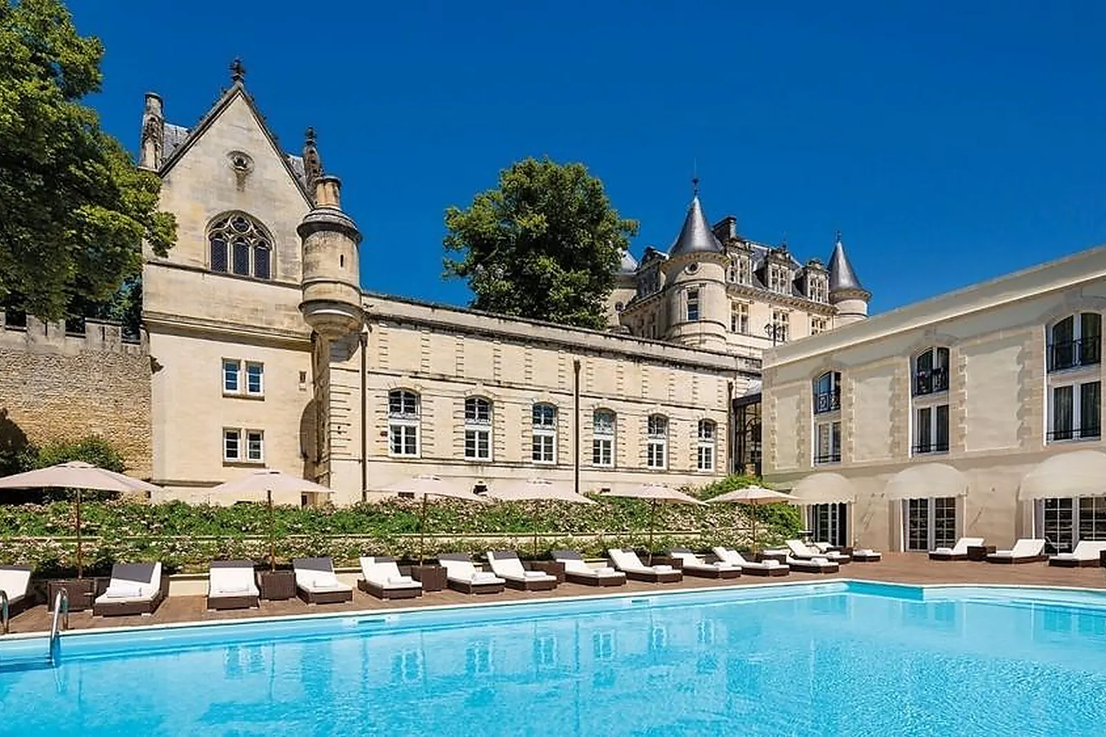 Lieux événementiels, CHÂTEAU DE MIRAMBEAU