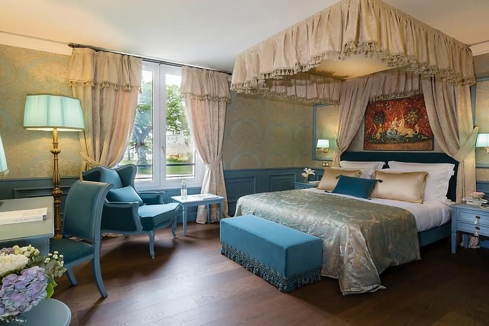 Lieux événementiels, CHÂTEAU DE MIRAMBEAU