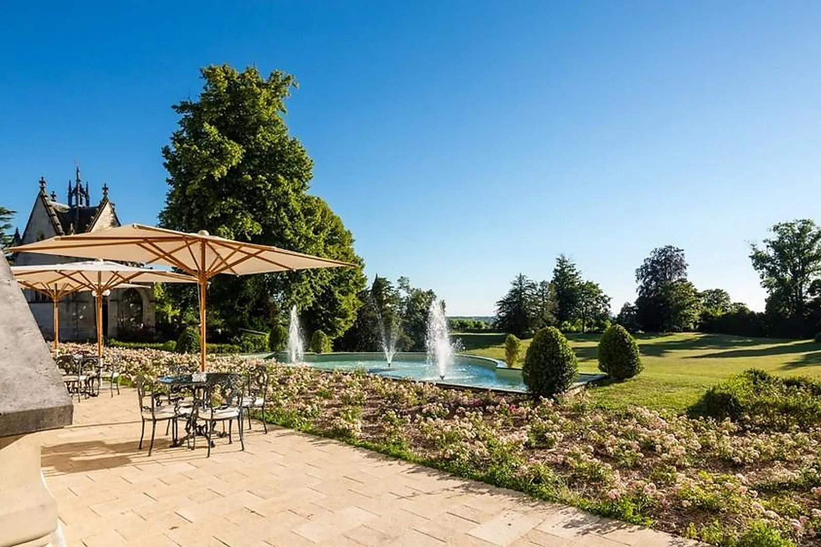 Lieux événementiels, CHÂTEAU DE MIRAMBEAU