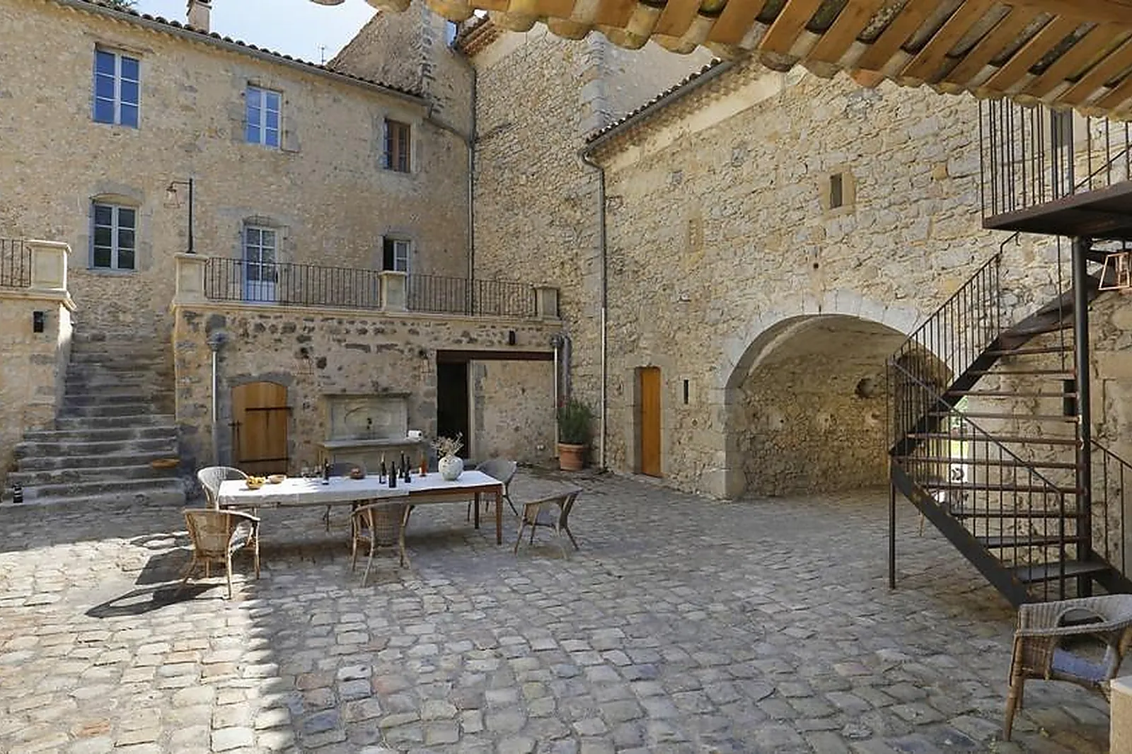 Lieux événementiels, CHÂTEAU DE MONTFROC