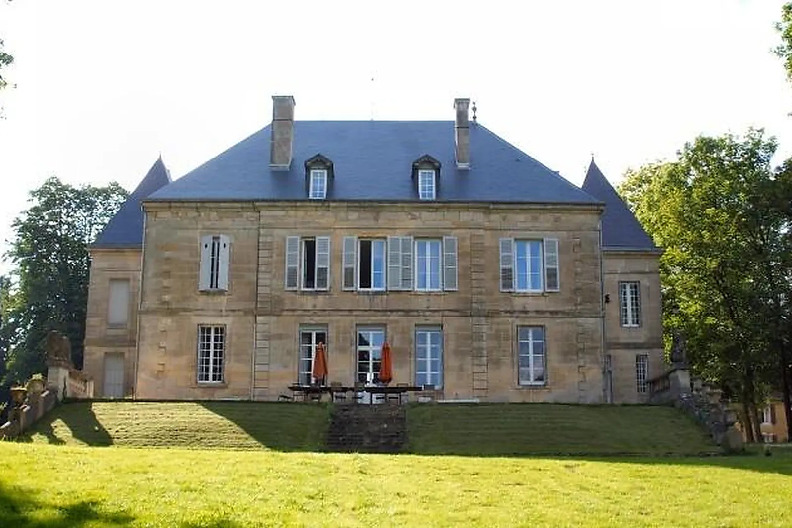 Lieux événementiels, CHÂTEAU DE MONTREMY