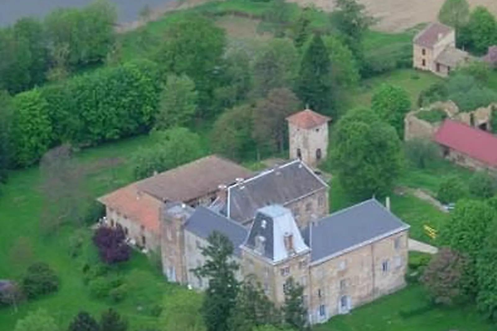 Lieux événementiels, CHÂTEAU DE MONTRIBLOUD