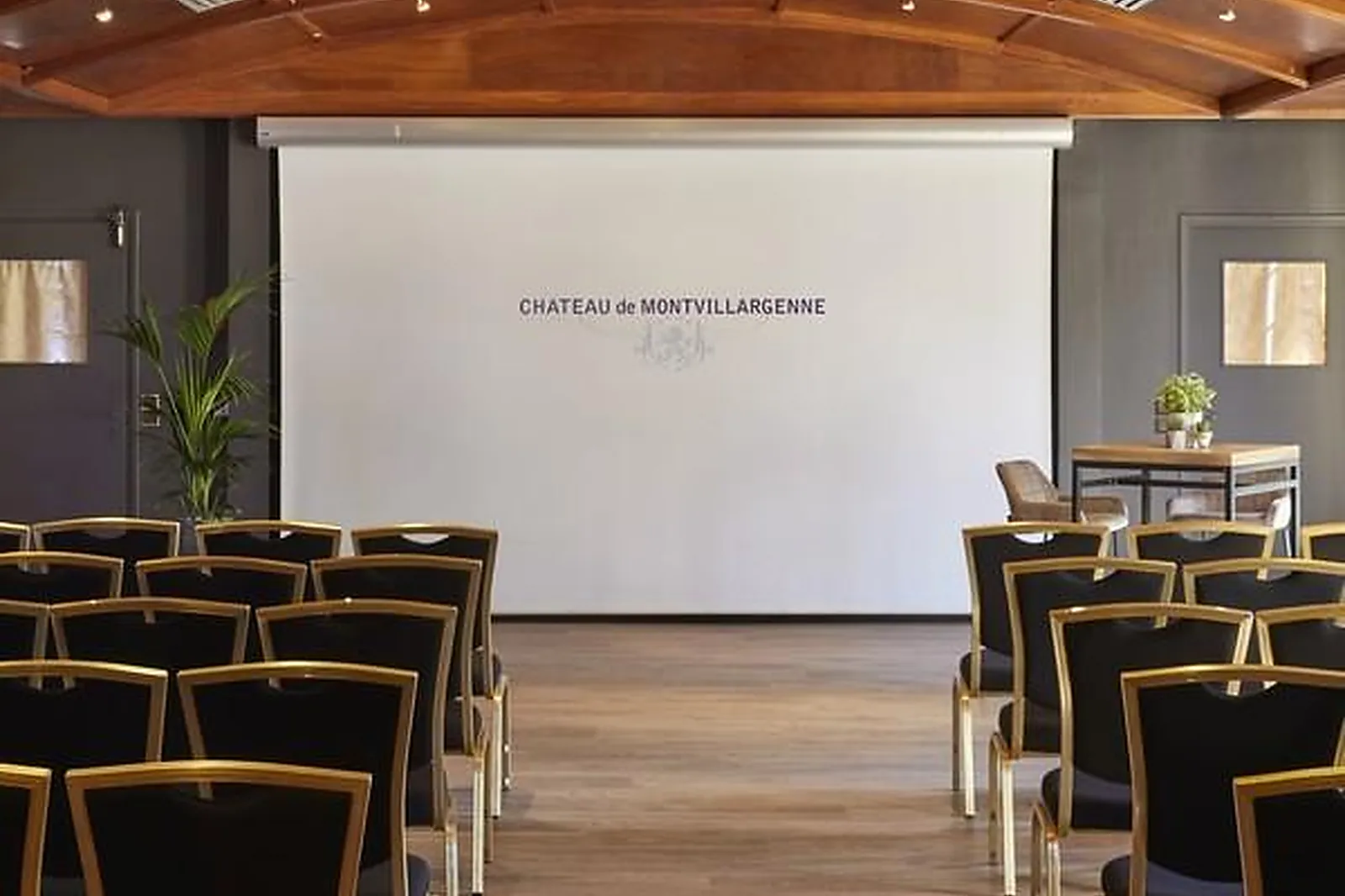 Lieux événementiels, CHÂTEAU DE MONTVILLARGENNE