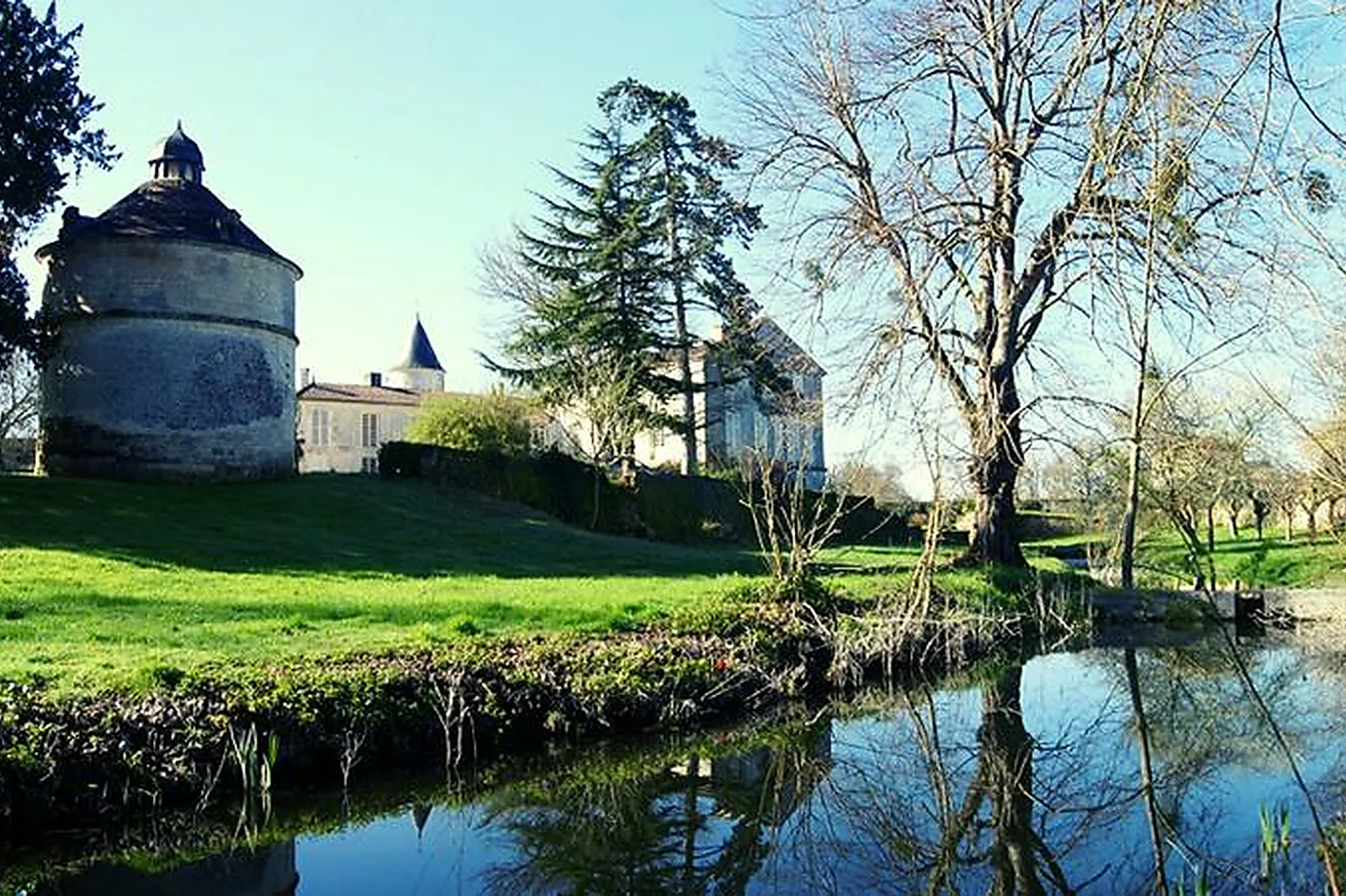Lieux événementiels, CHÂTEAU DE MOUILLEPIED